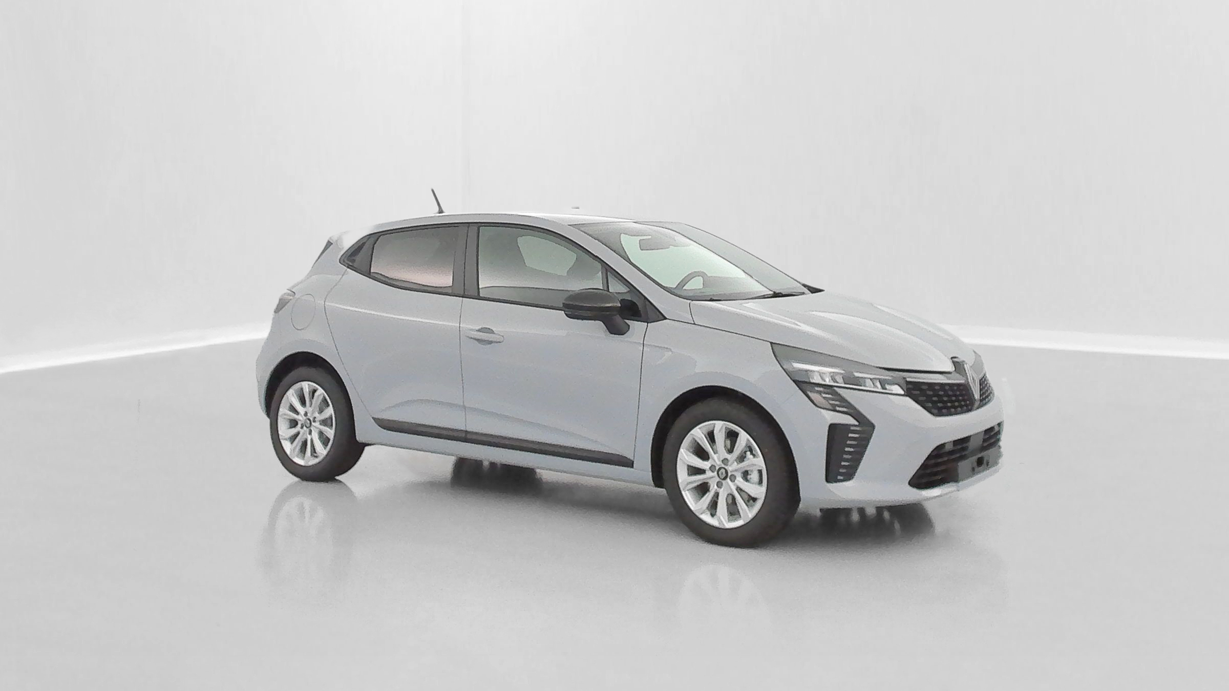 Renault Clio - Image 27