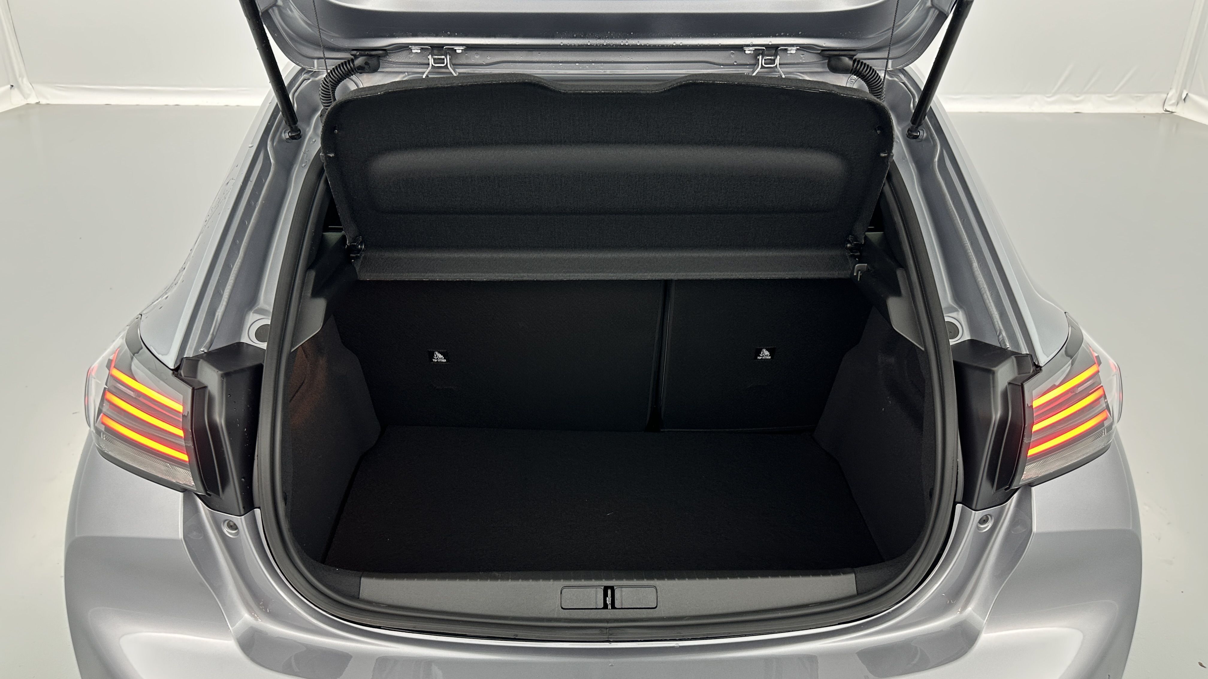 Peugeot 208 - Image 10