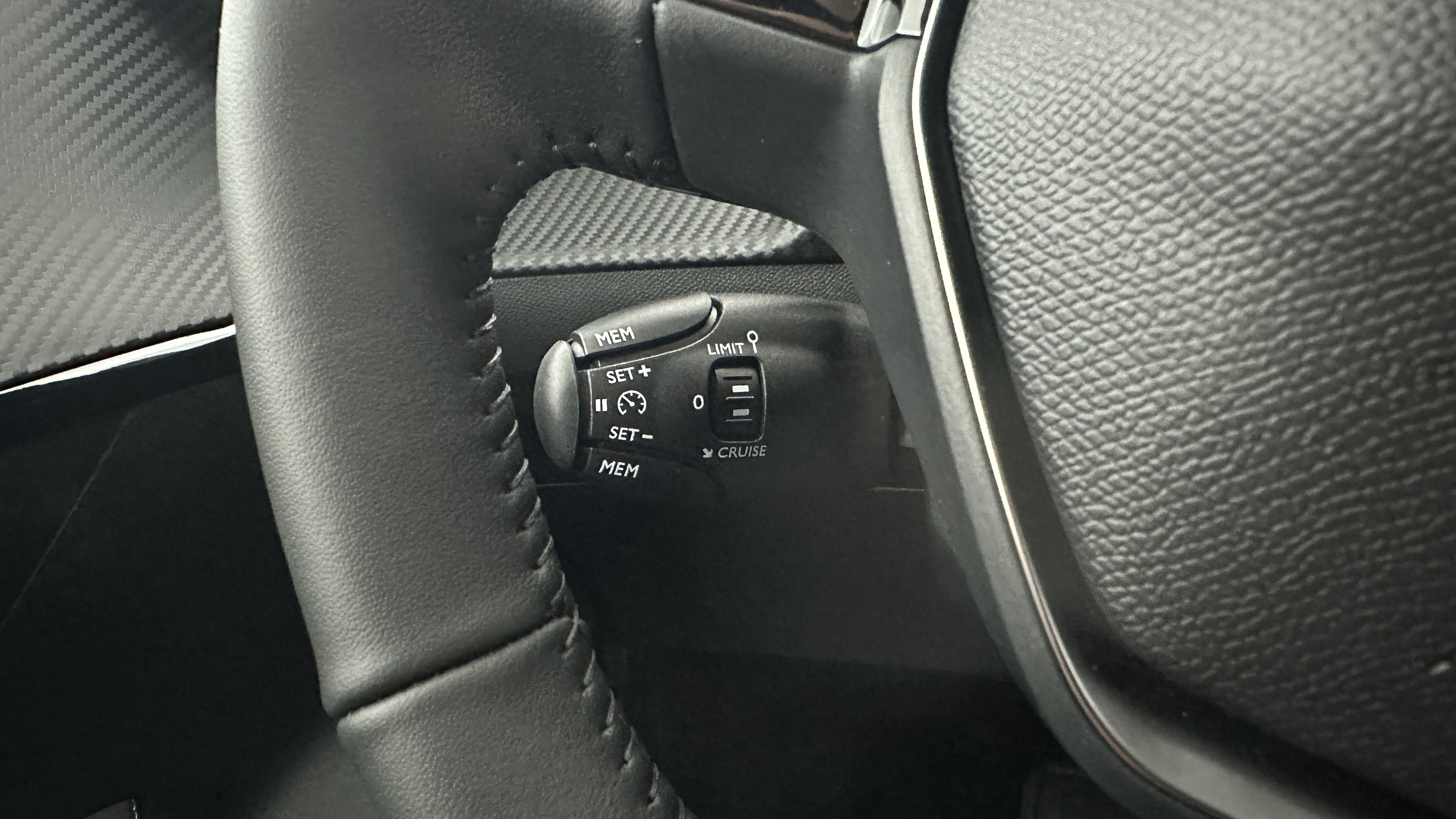 Peugeot 208 - Image 19