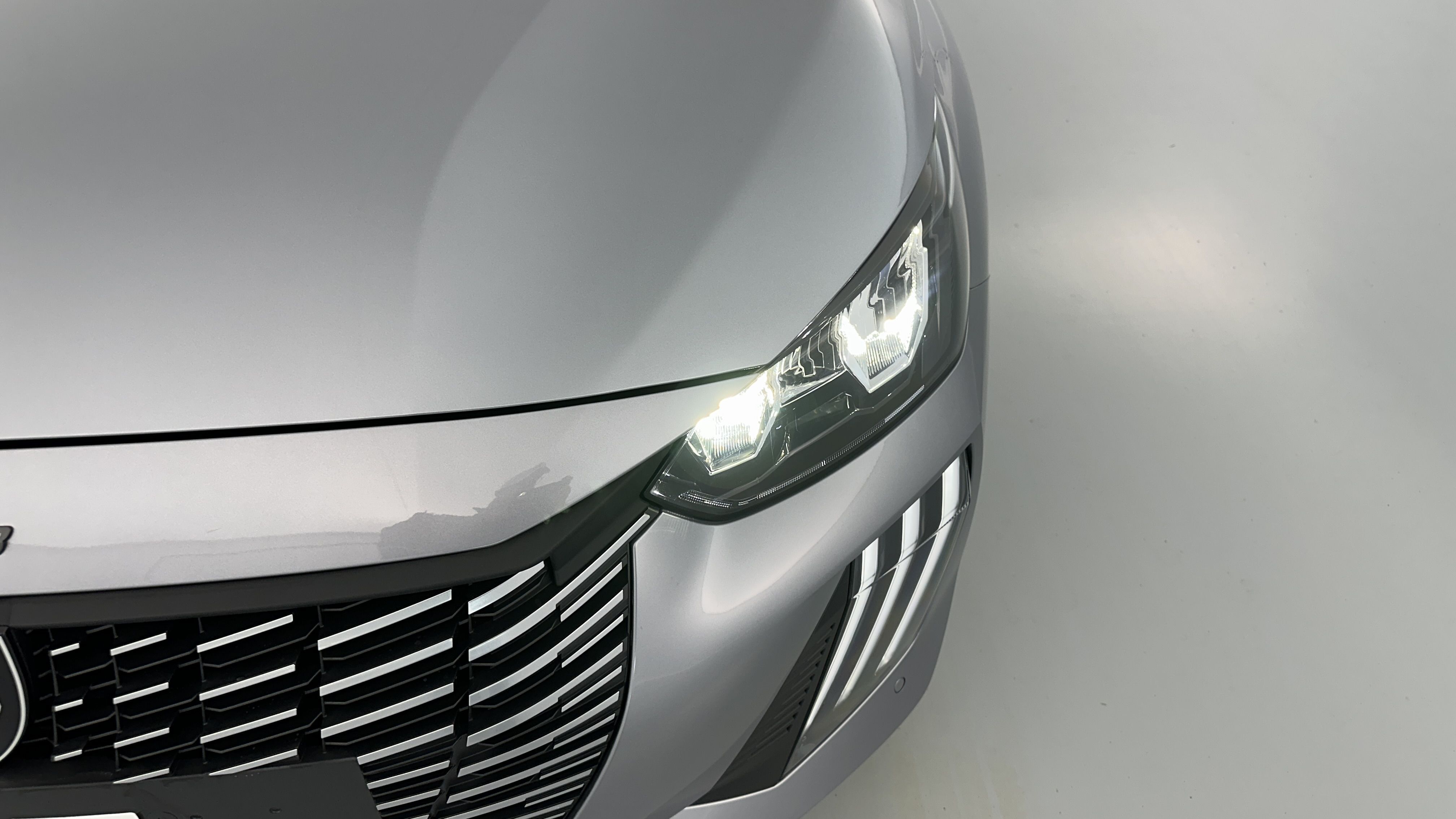 Peugeot 208 - Image 20