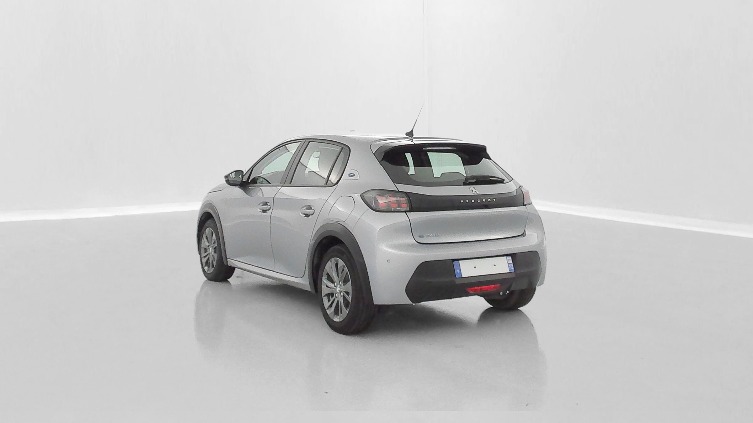 Peugeot E-208 - Image 5