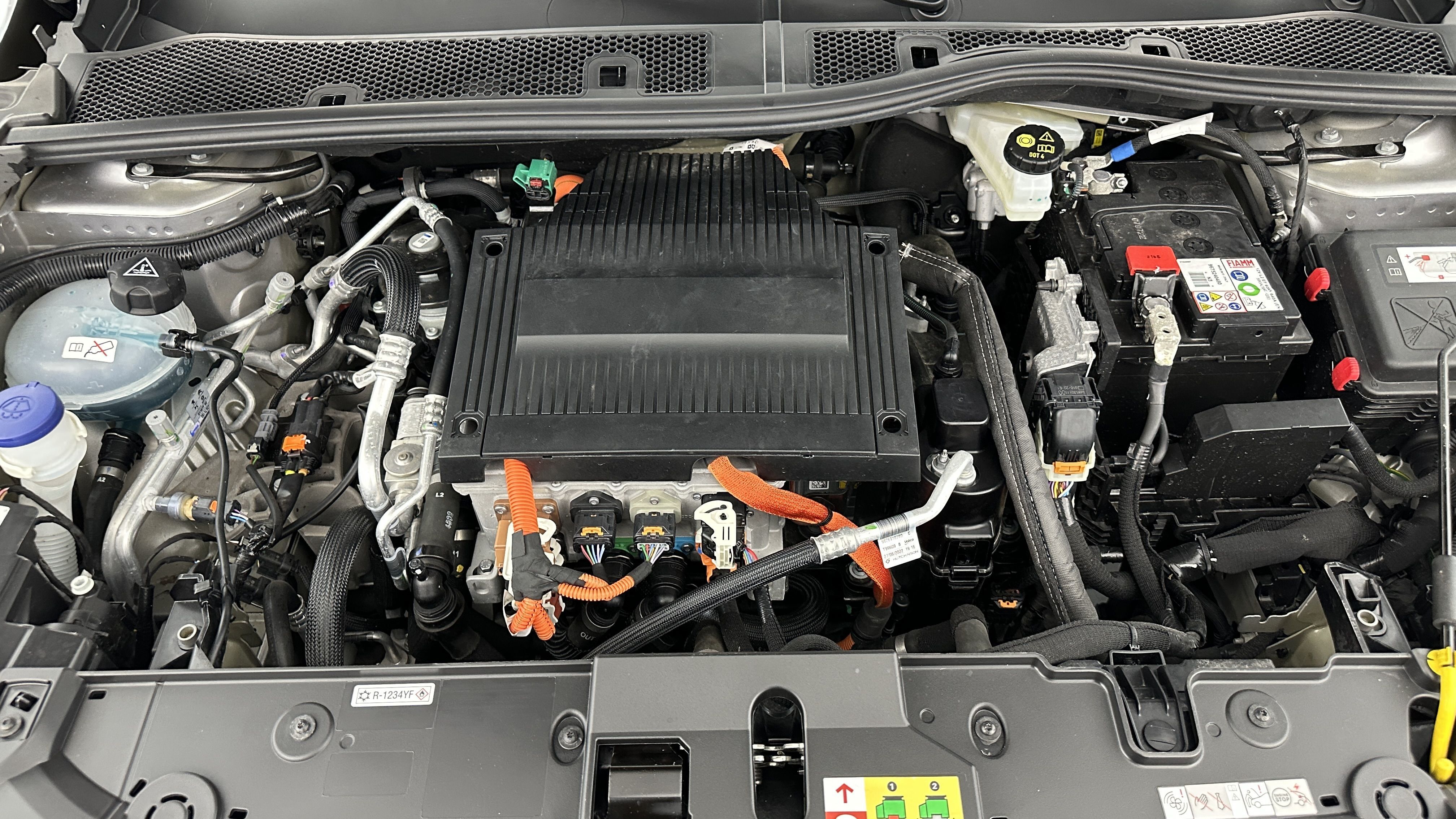 Peugeot E-208 - Image 11