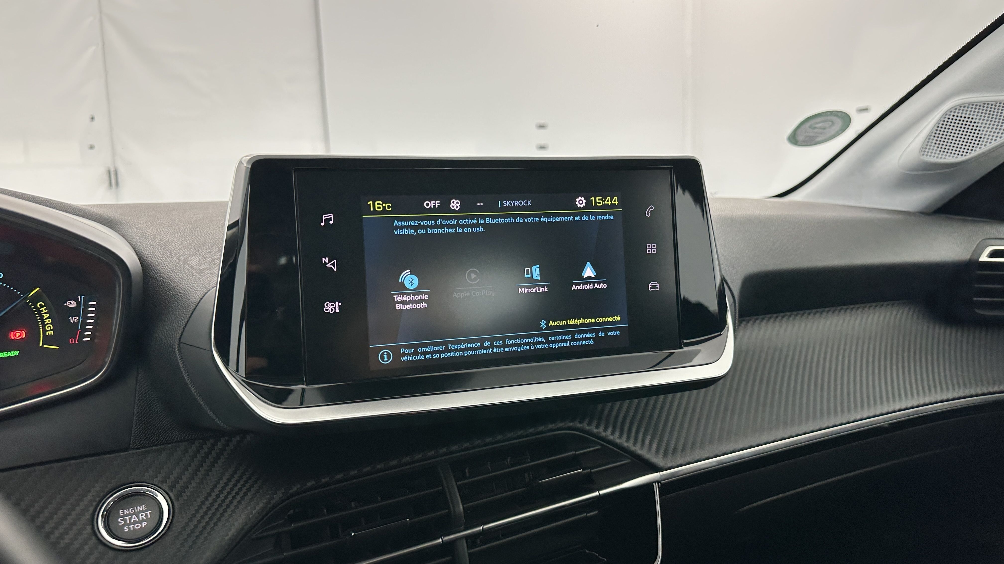 Peugeot E-208 - Image 18