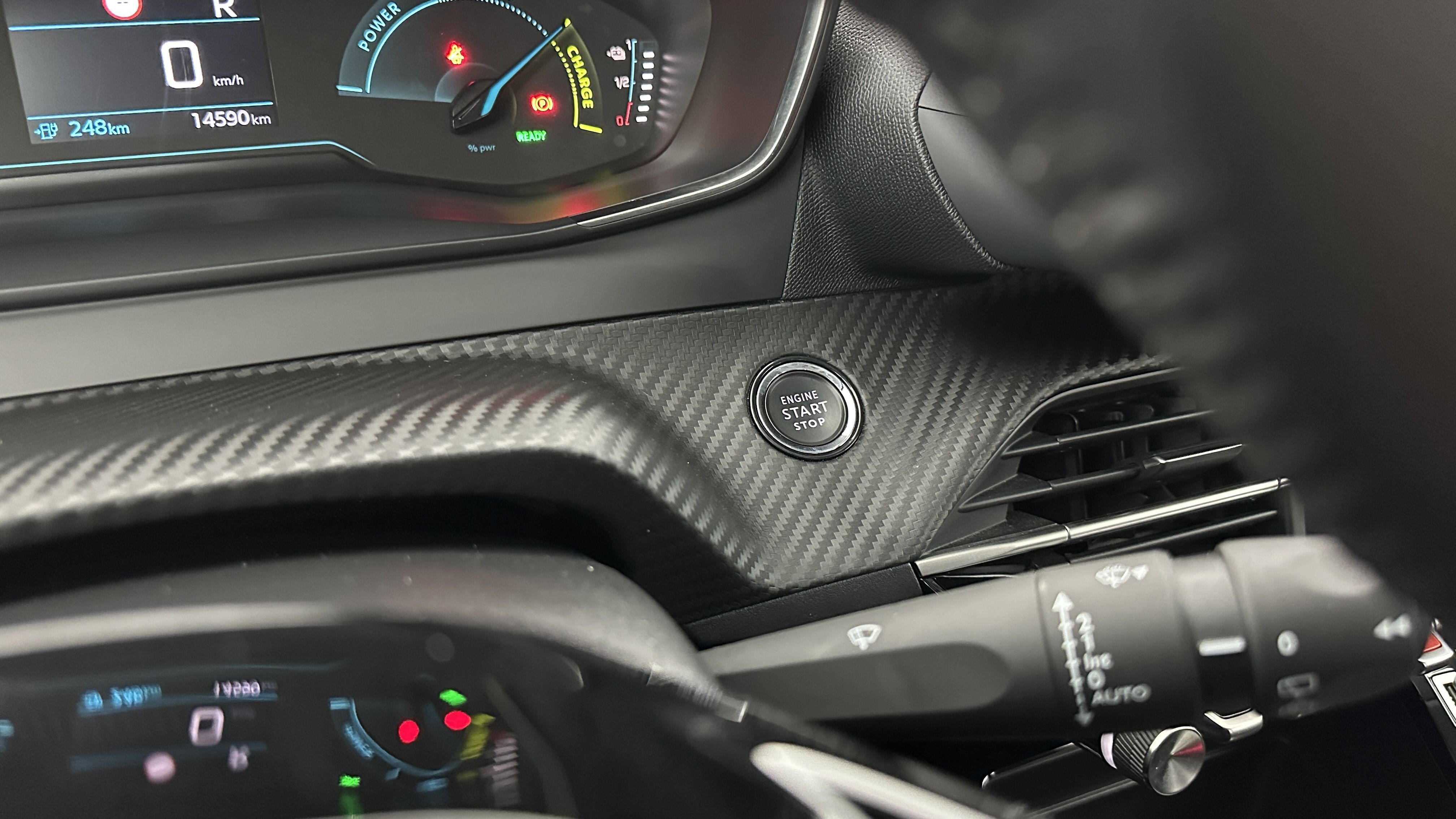 Peugeot E-208 - Image 19