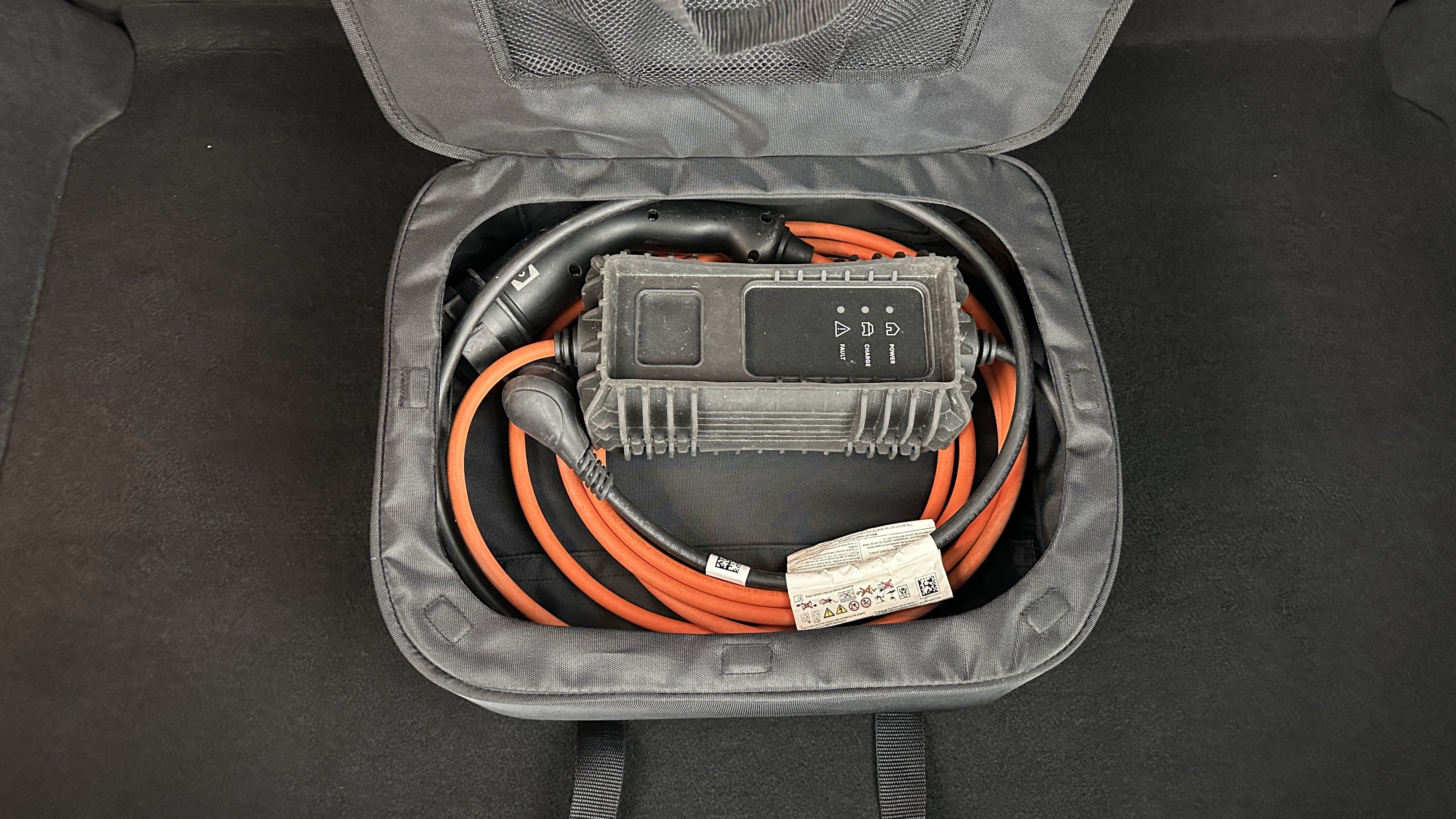 Peugeot E-208 - Image 20