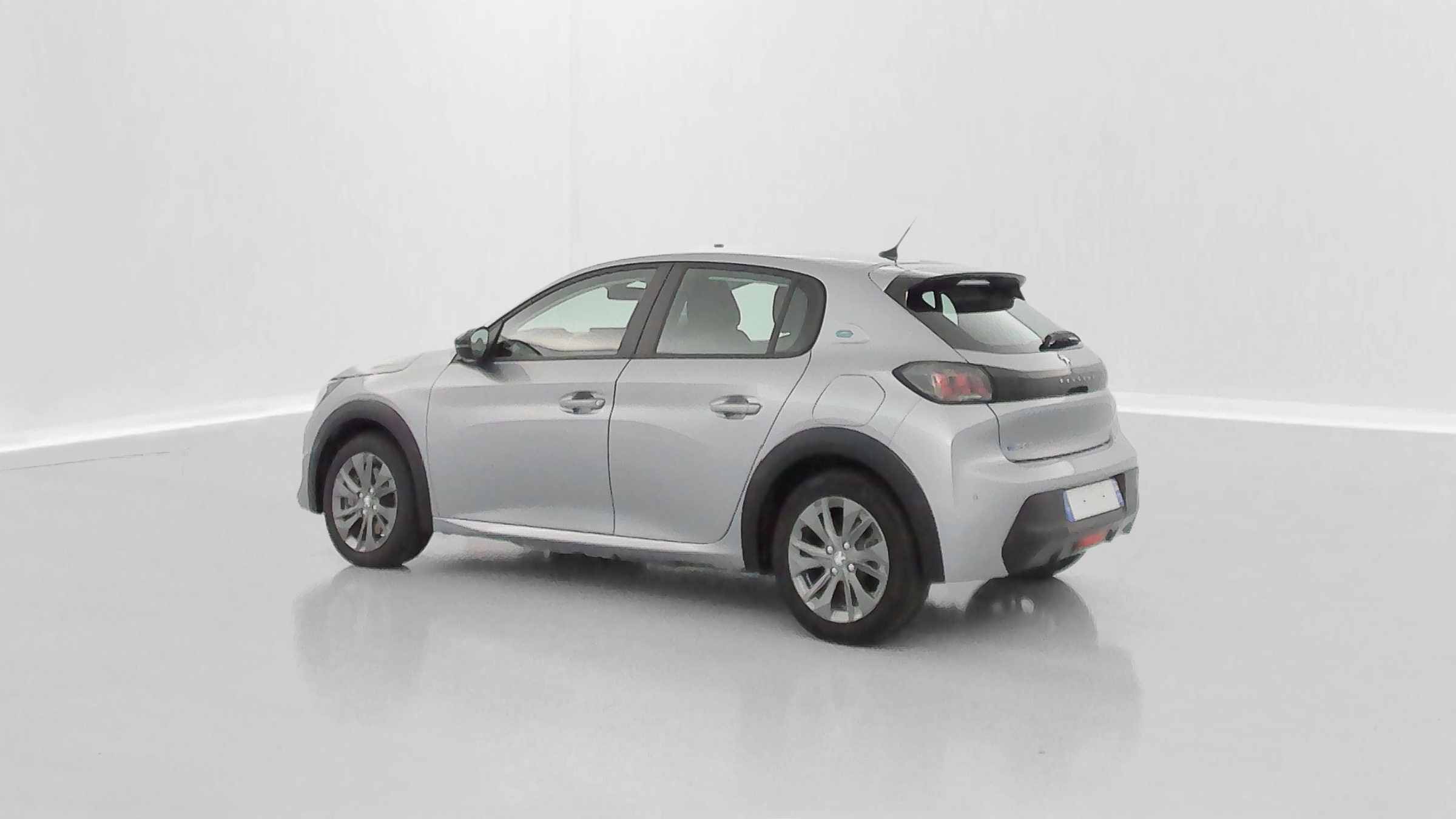 Peugeot E-208 - Image 28