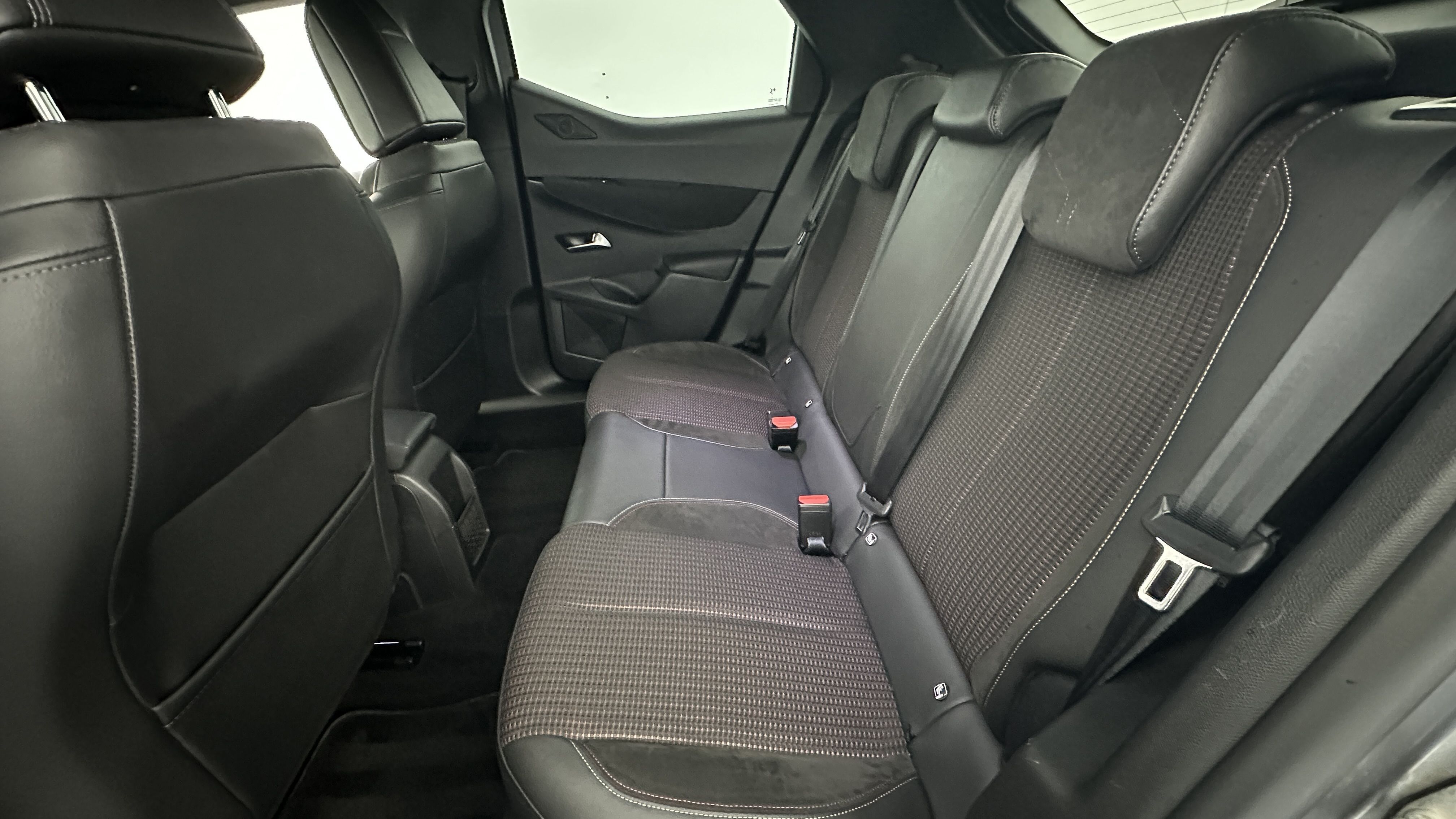 DS DS3 Crossback - Image 9