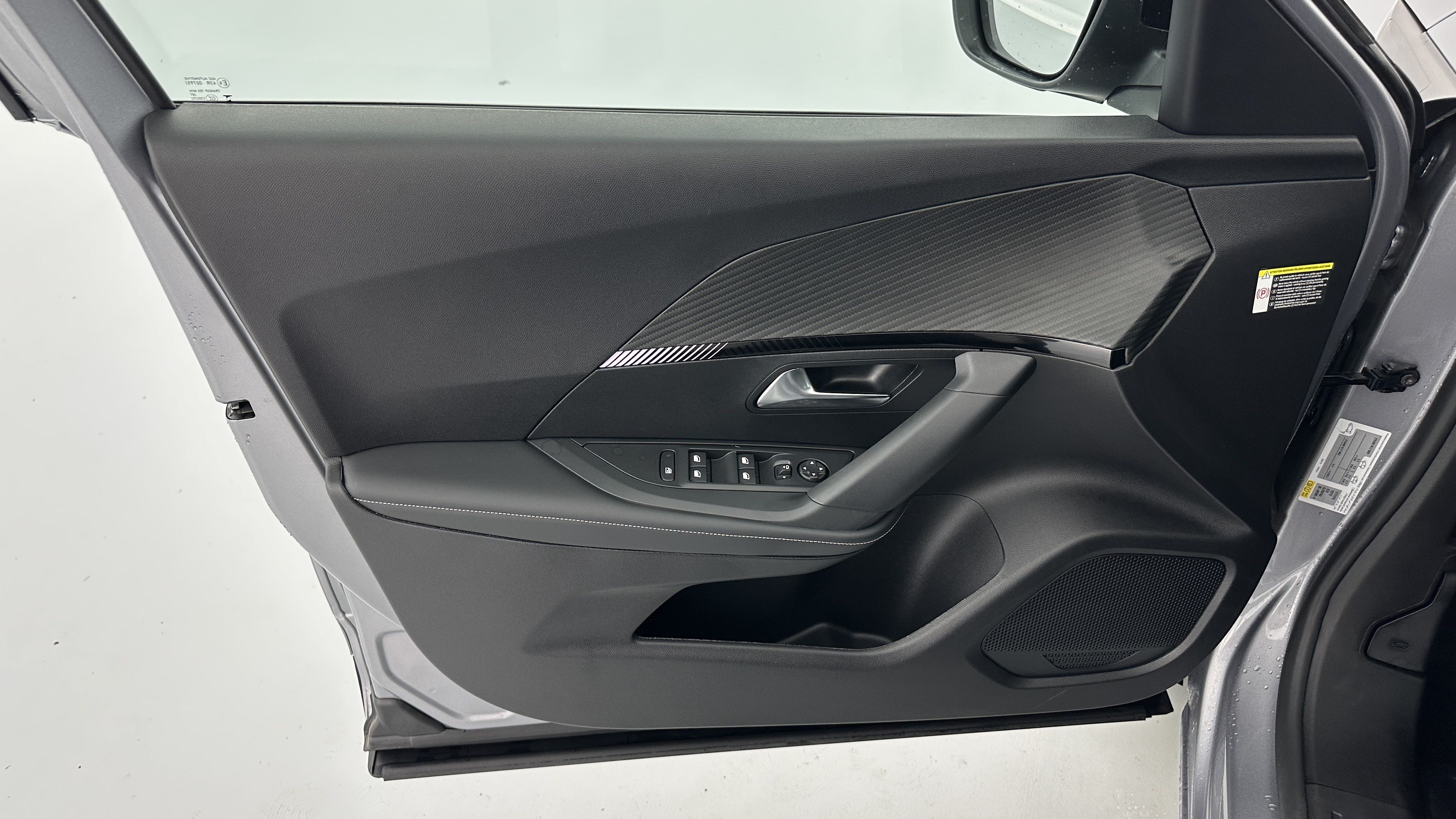 Peugeot 2008 - Image 13