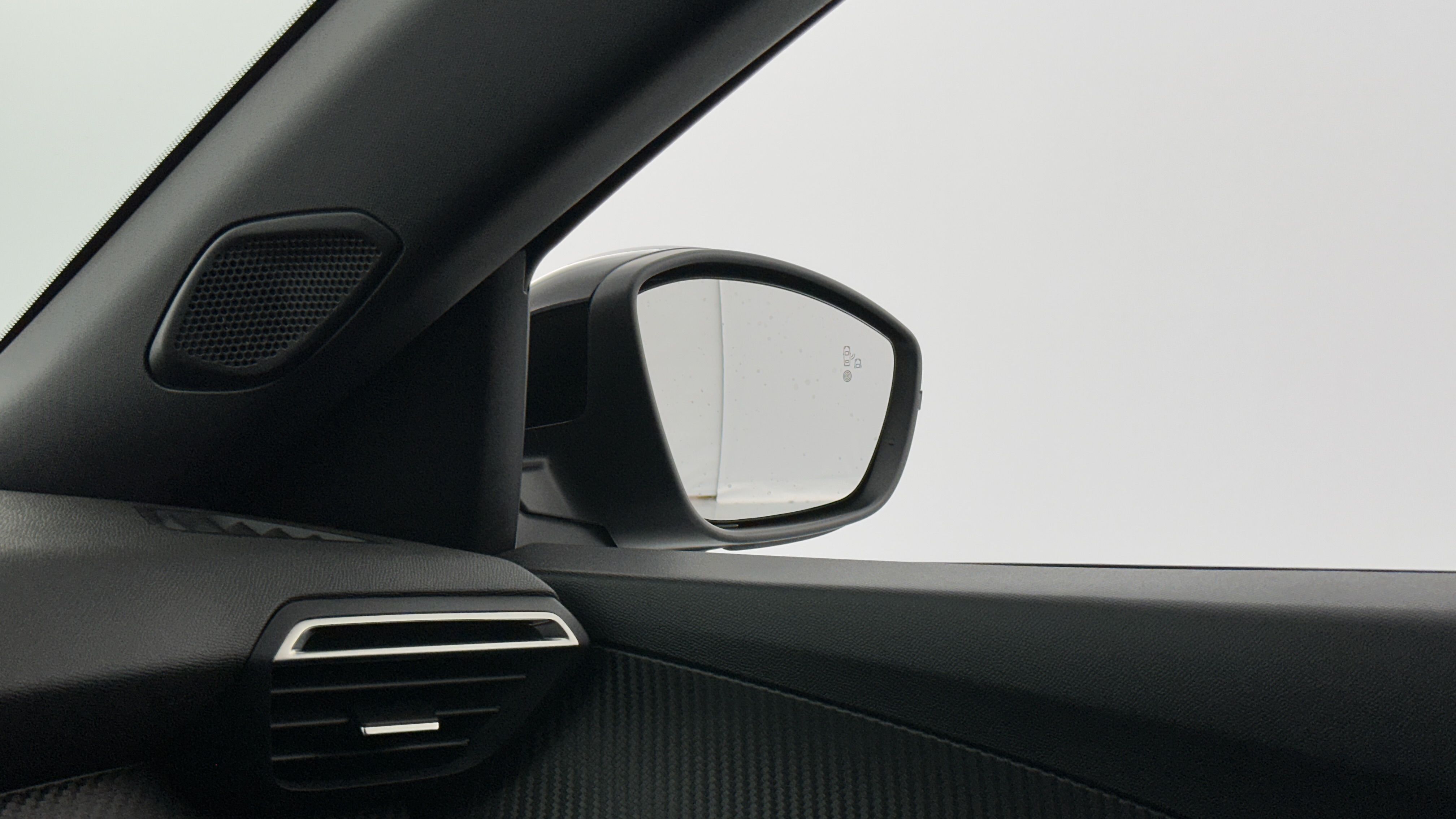 Peugeot 2008 - Image 25