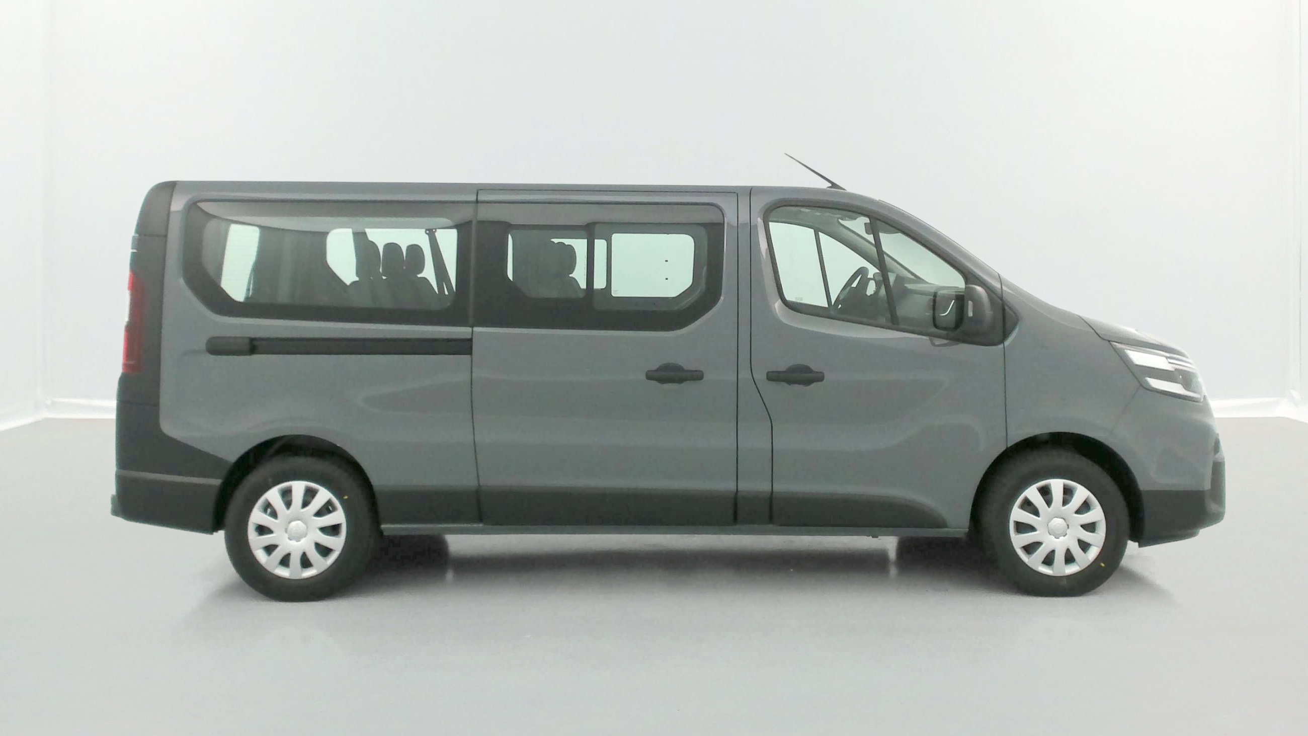 Nissan PRIMASTAR COMBI - Image 18