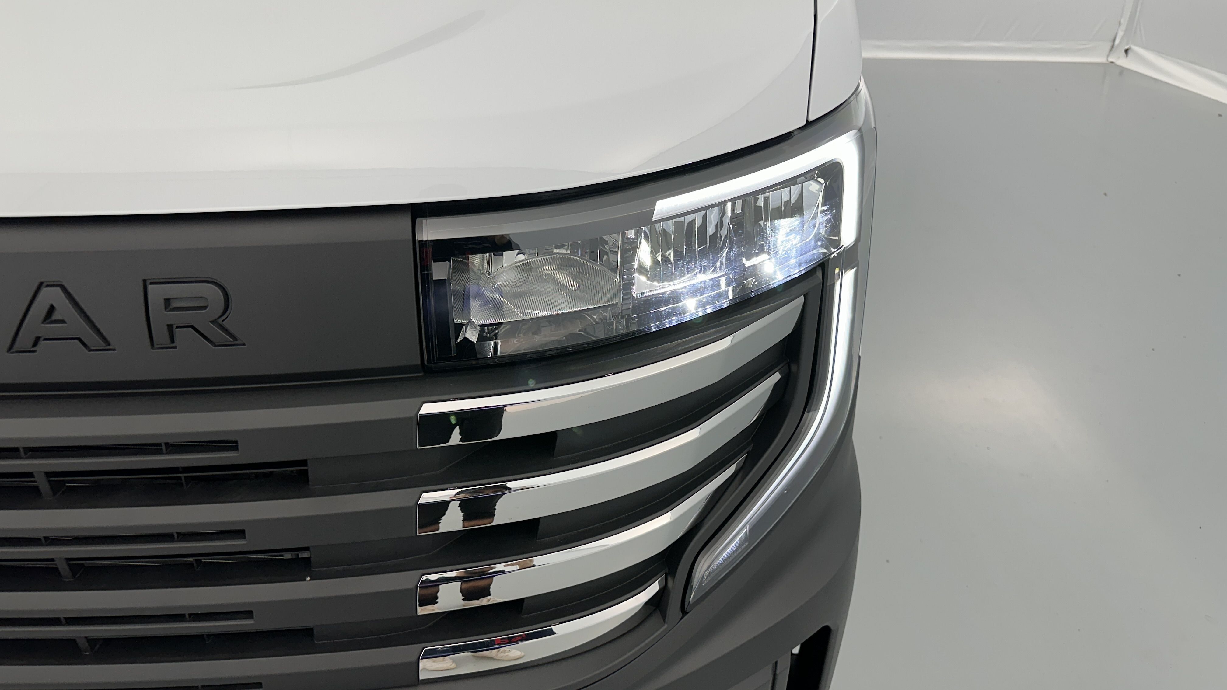 Nissan Interstar Fourgon - Image 16