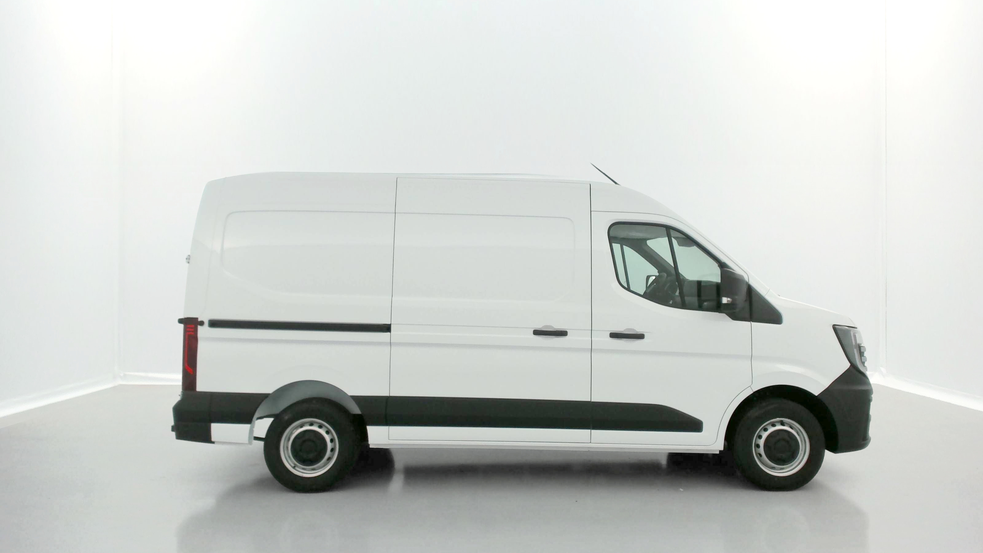 Nissan Interstar Fourgon - Image 19