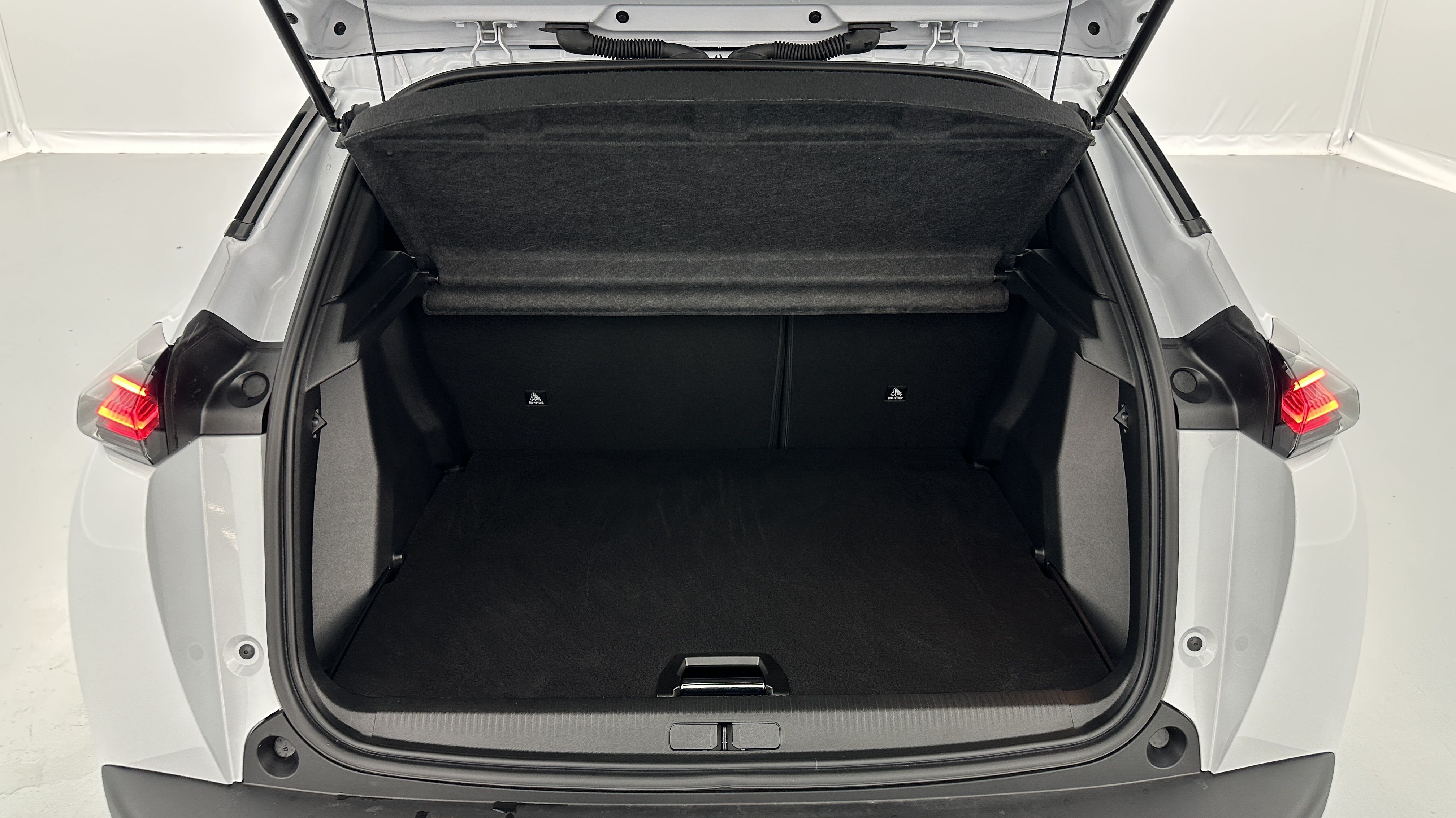 Peugeot 2008 - Image 10