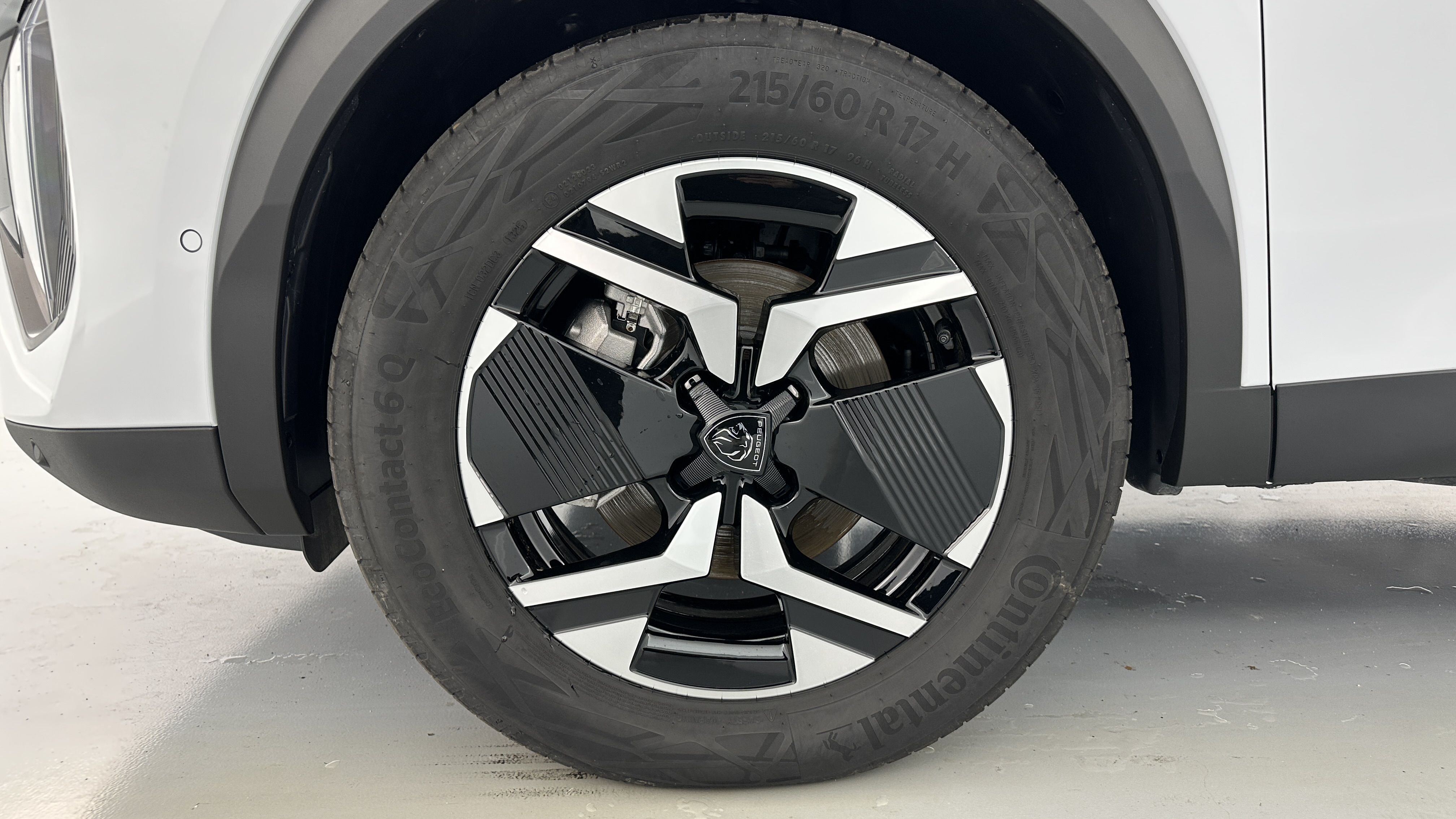 Peugeot 2008 - Image 12