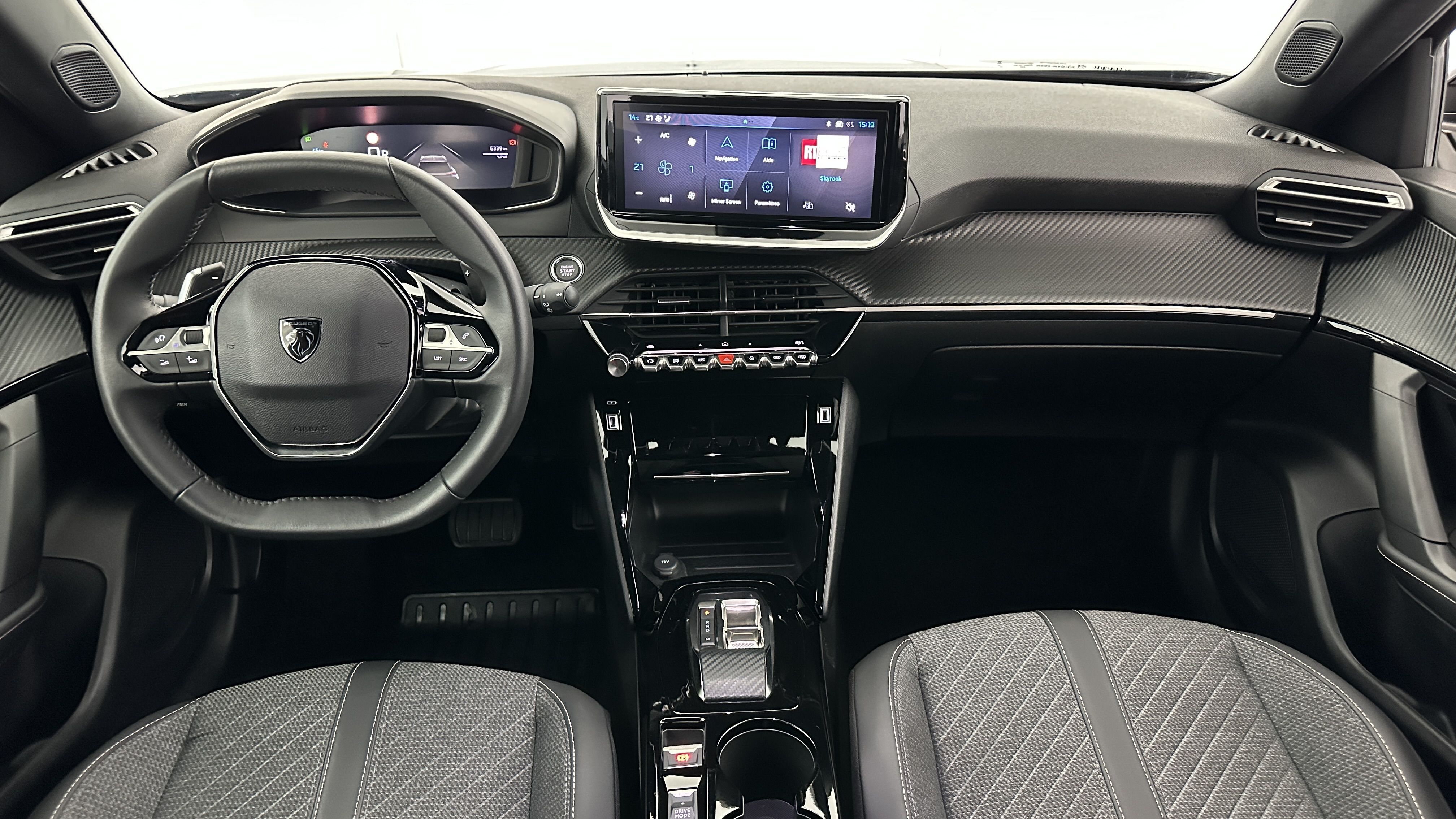 Peugeot 2008 - Image 7