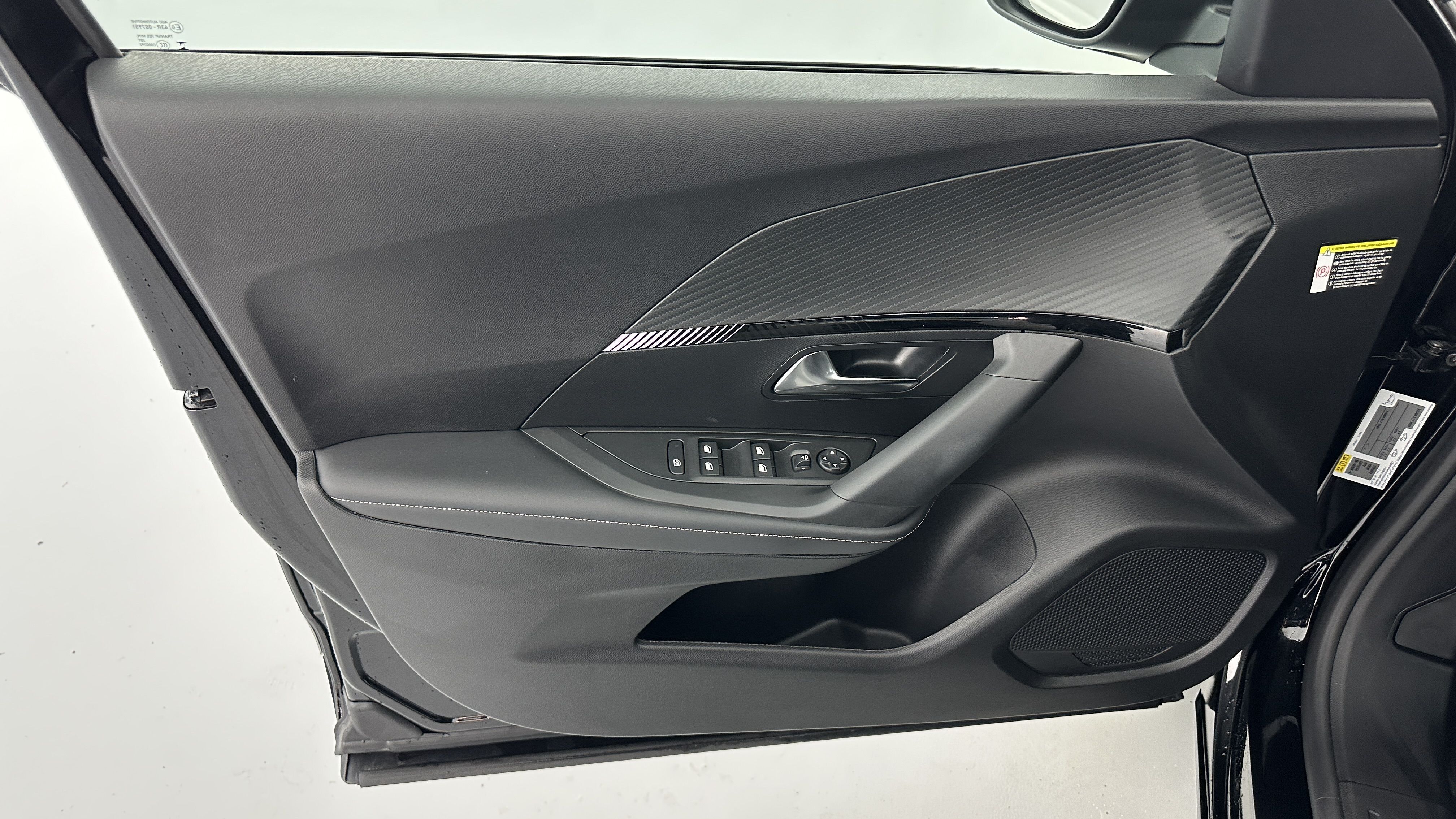 Peugeot 2008 - Image 13