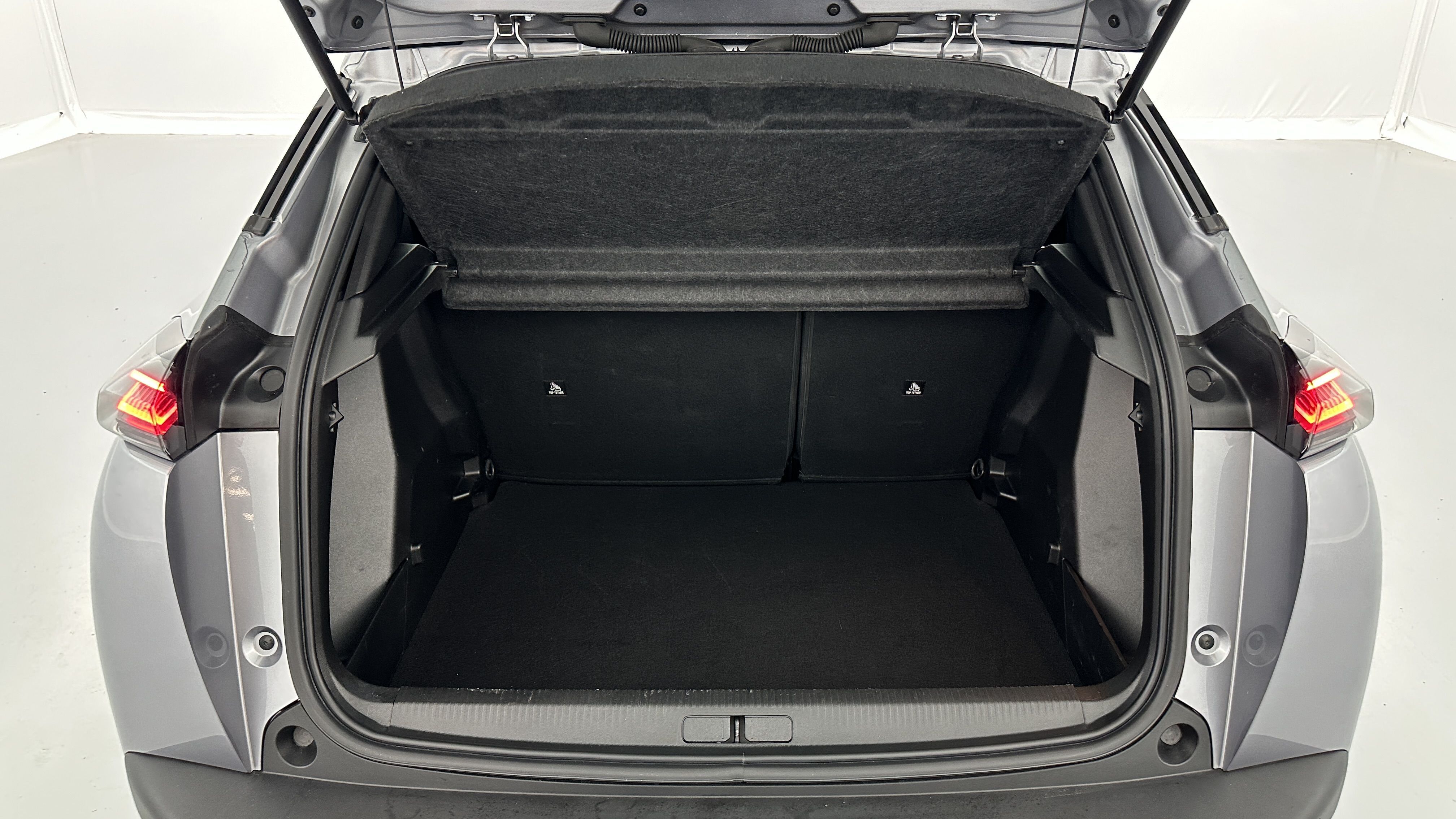 Peugeot 2008 - Image 10