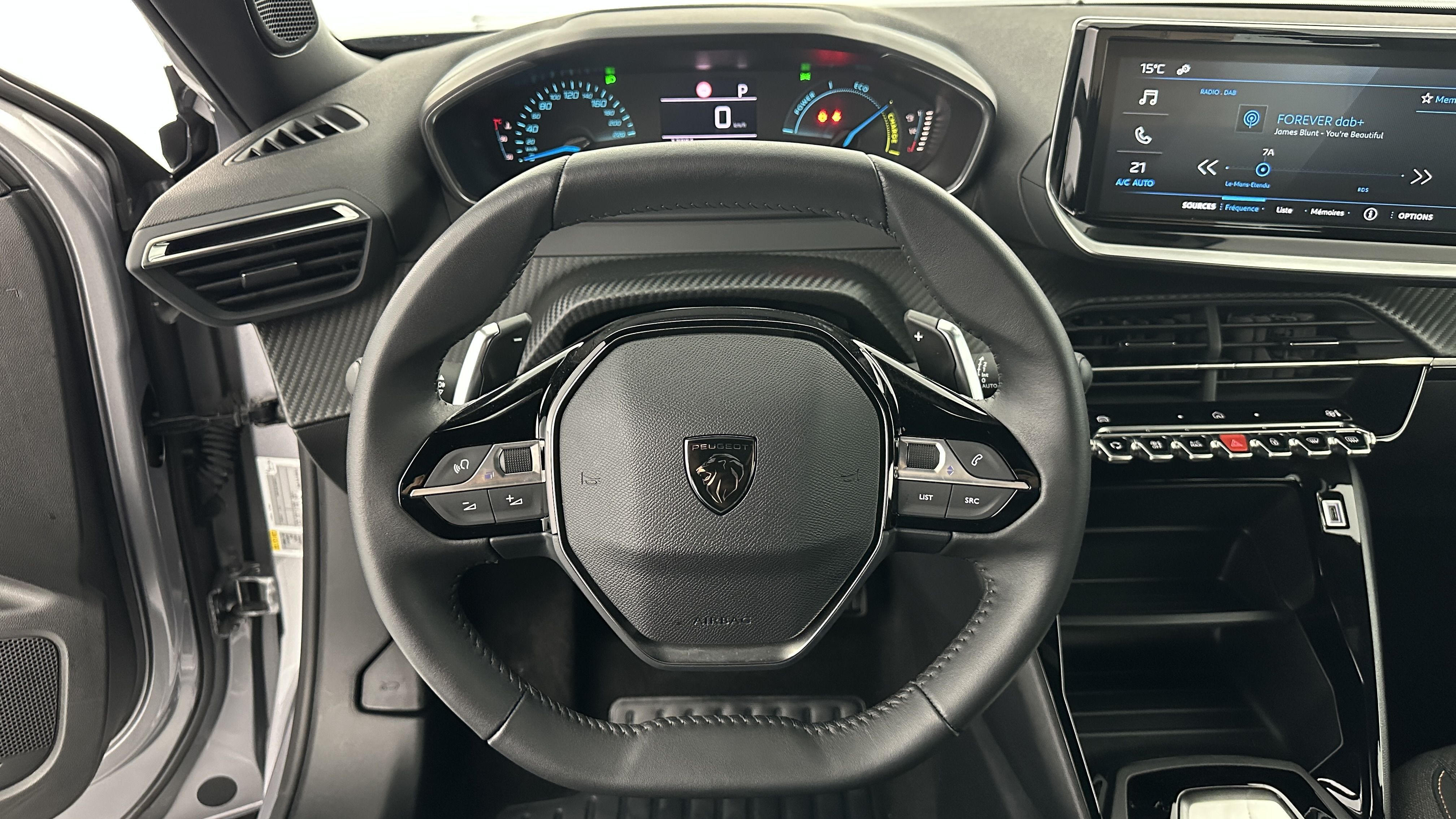 Peugeot 2008 - Image 12