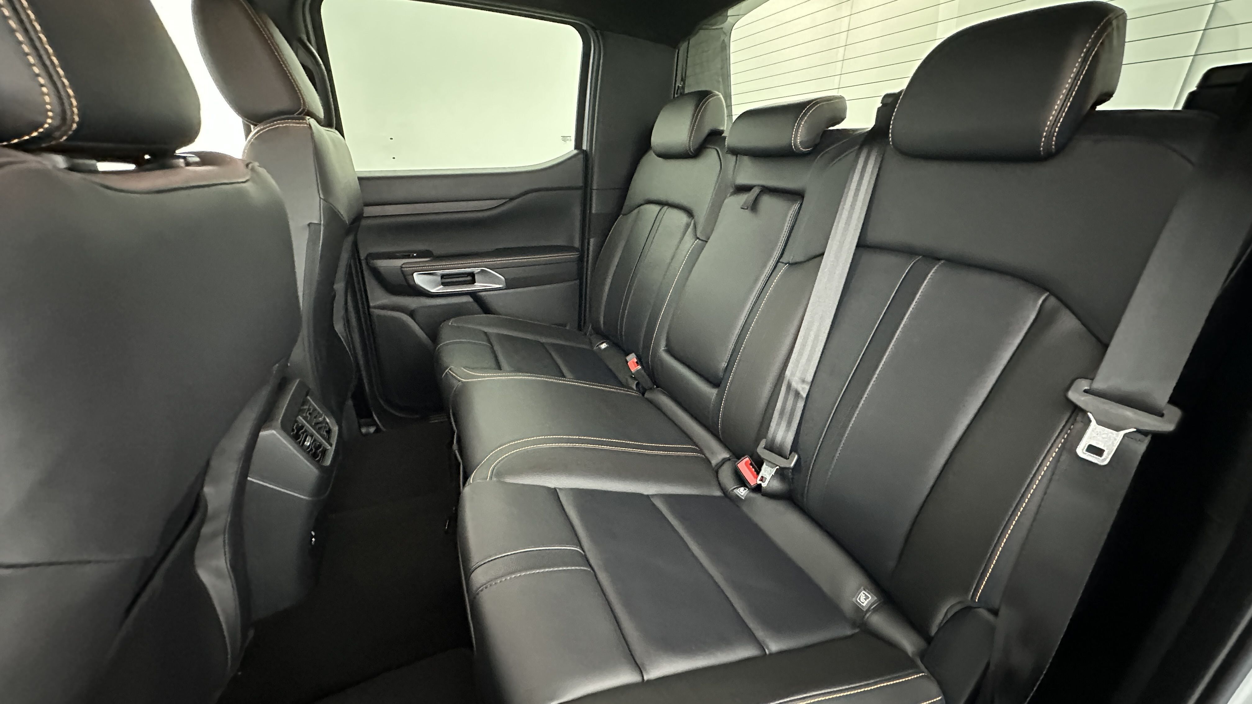 Ford RANGER DC - Image 9