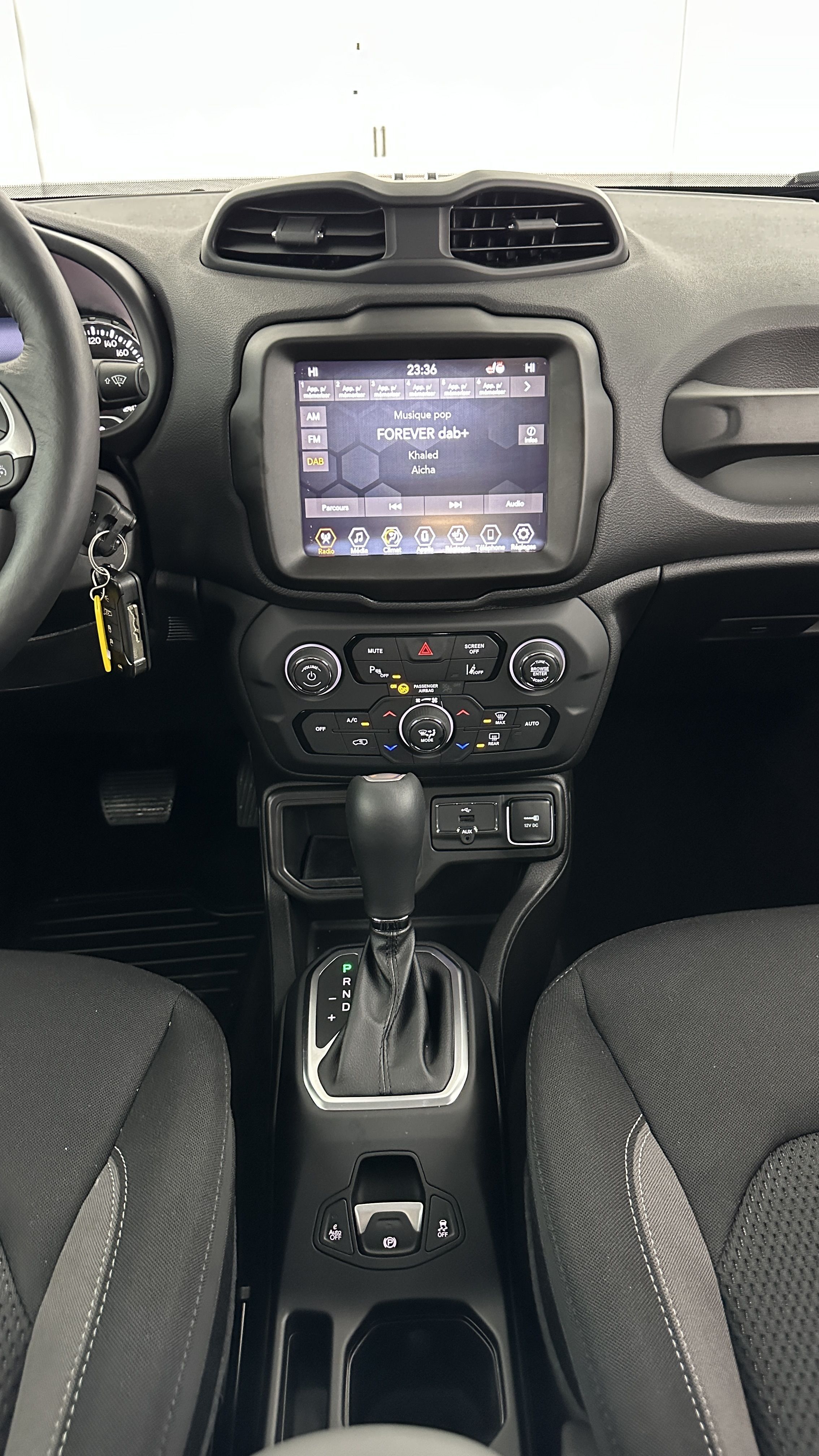 Jeep Renegade - Image 16