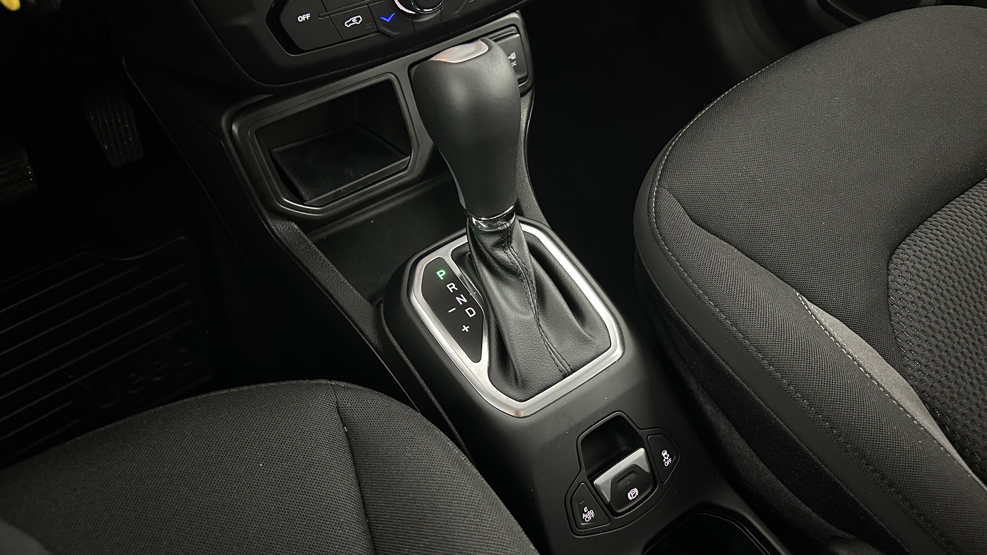 Jeep Renegade - Image 17