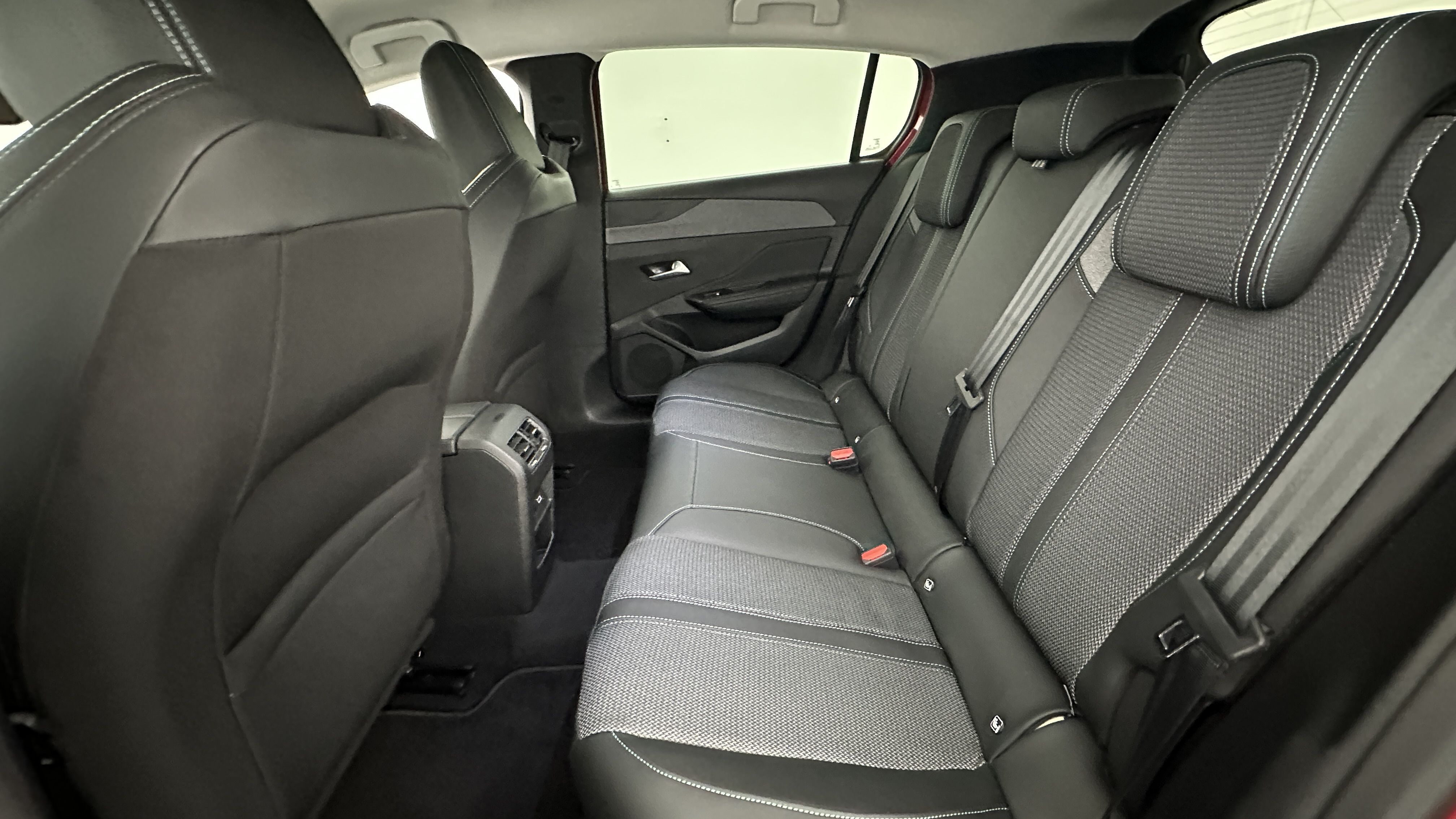 Peugeot 308 - Image 9