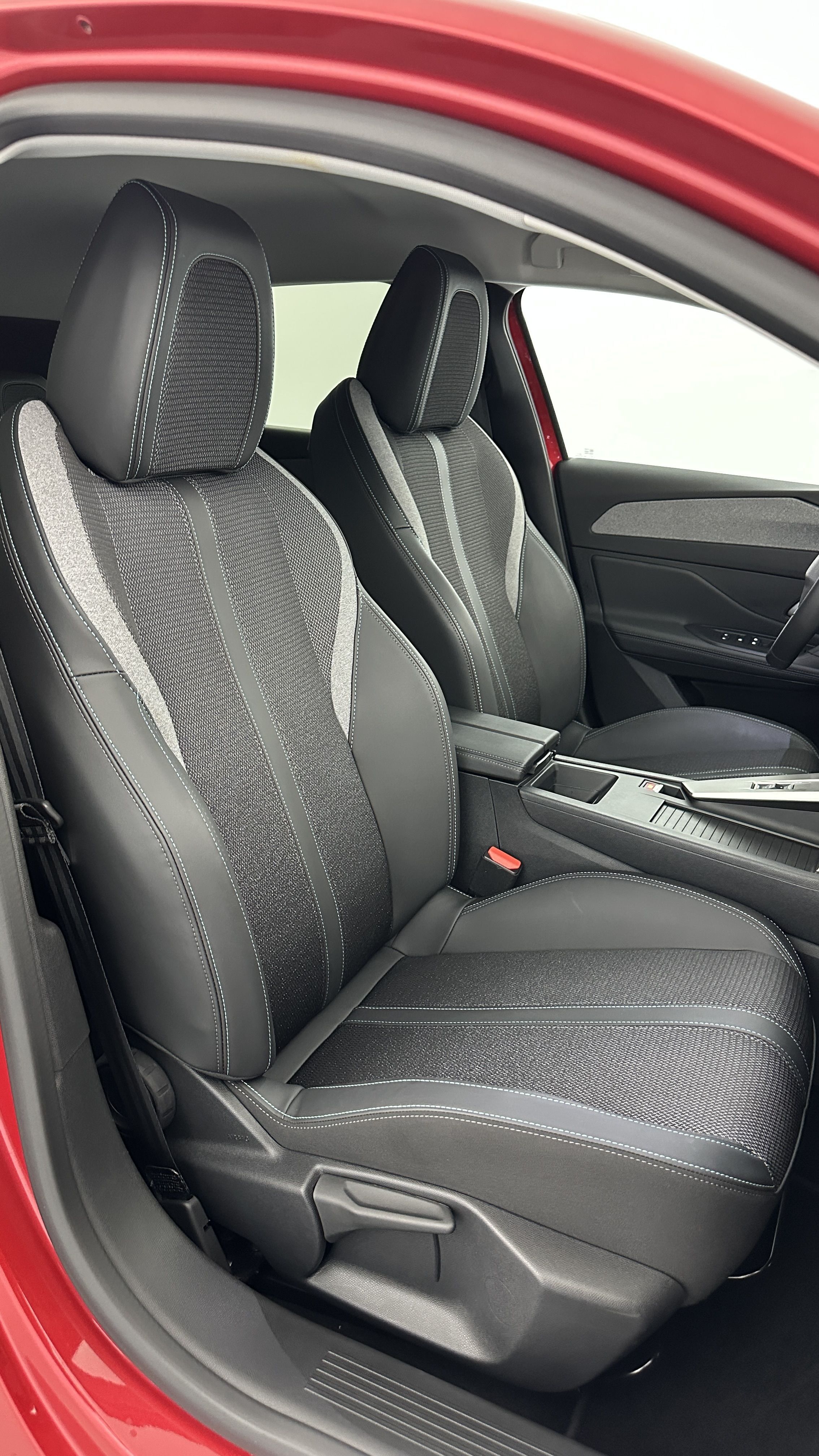 Peugeot 308 - Image 18