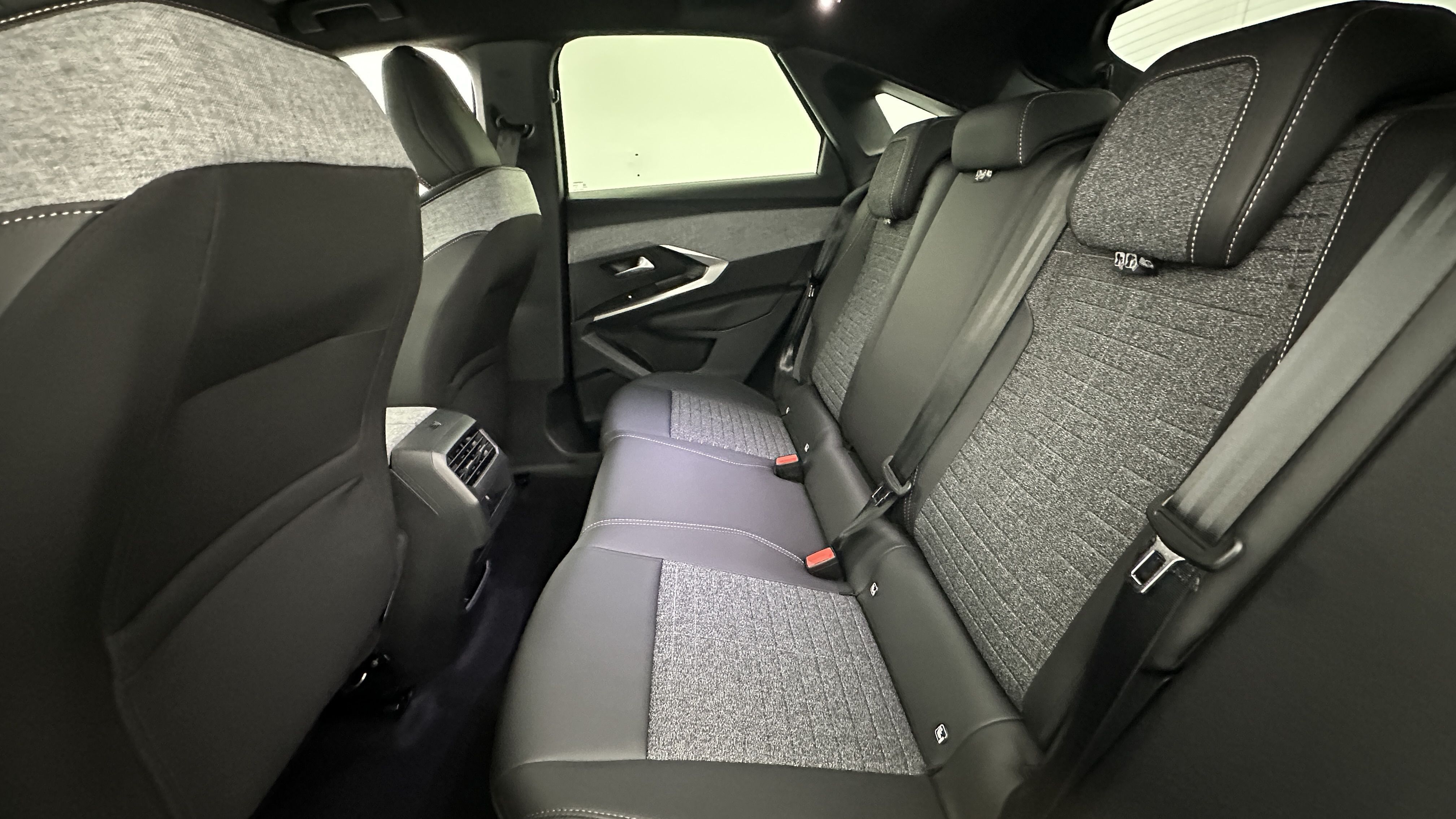 Peugeot 3008 - Image 9