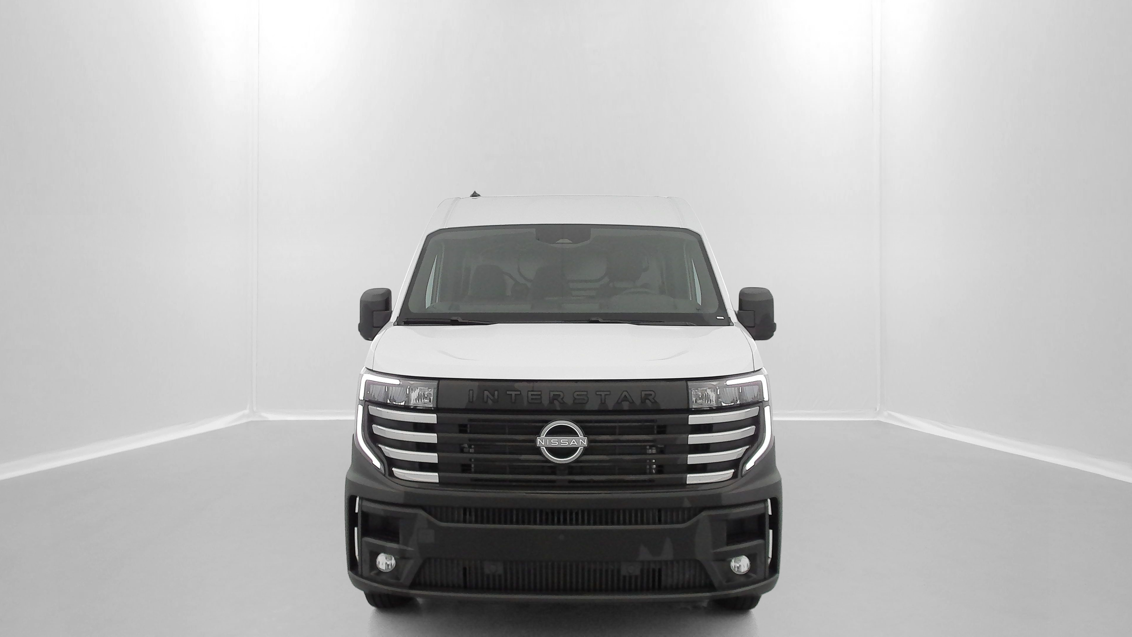 Nissan Interstar Fourgon - Image 2