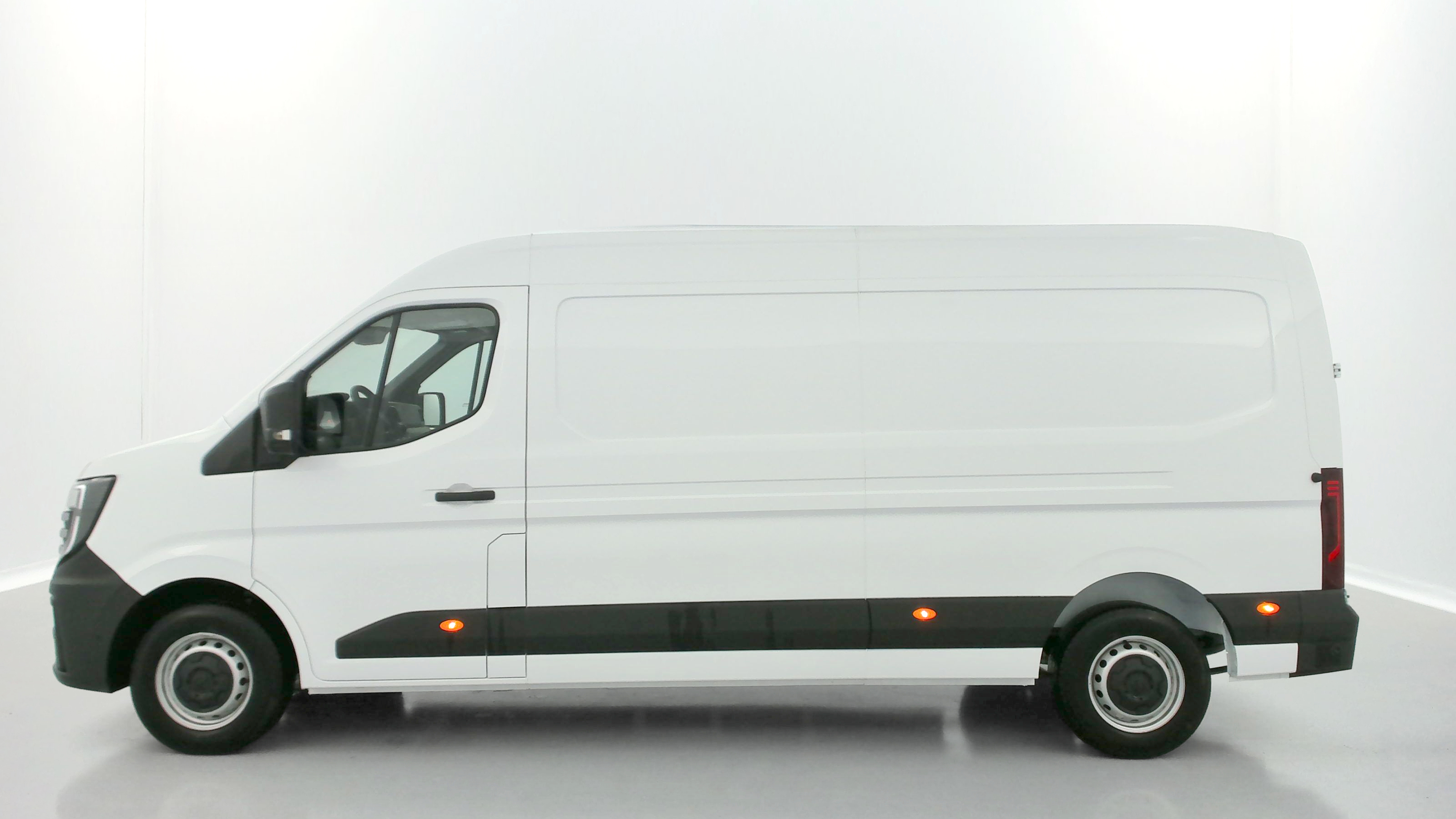 Nissan Interstar Fourgon - Image 4