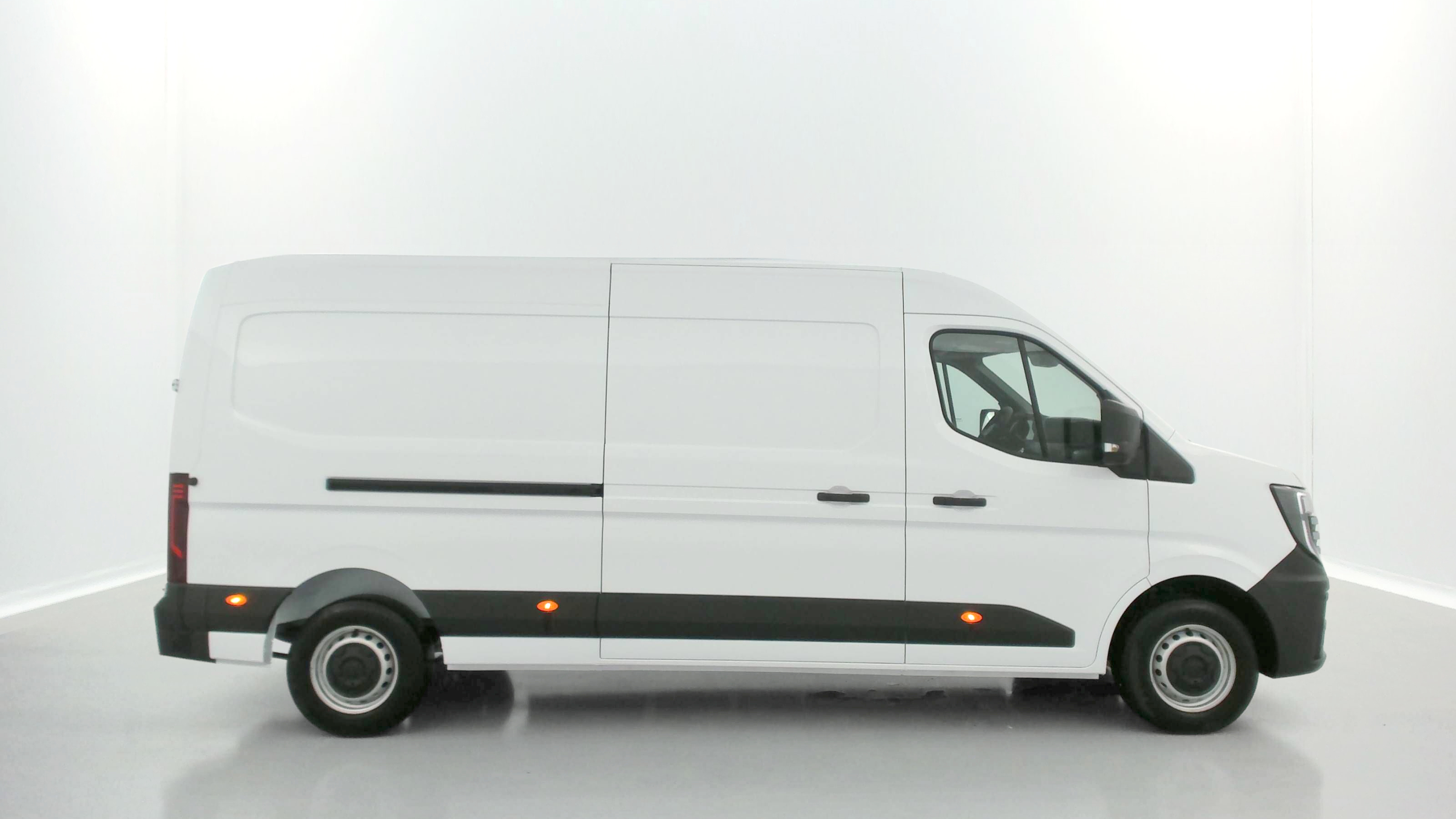 Nissan Interstar Fourgon - Image 18
