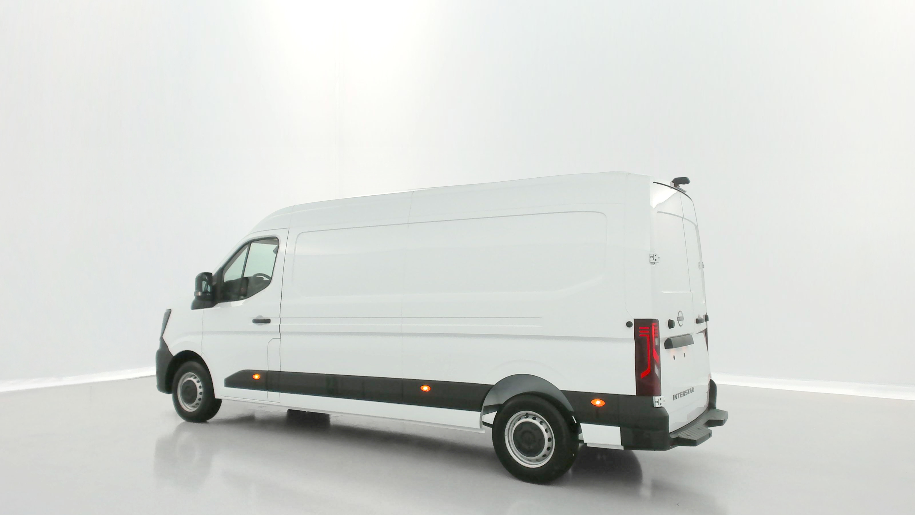 Nissan Interstar Fourgon - Image 20
