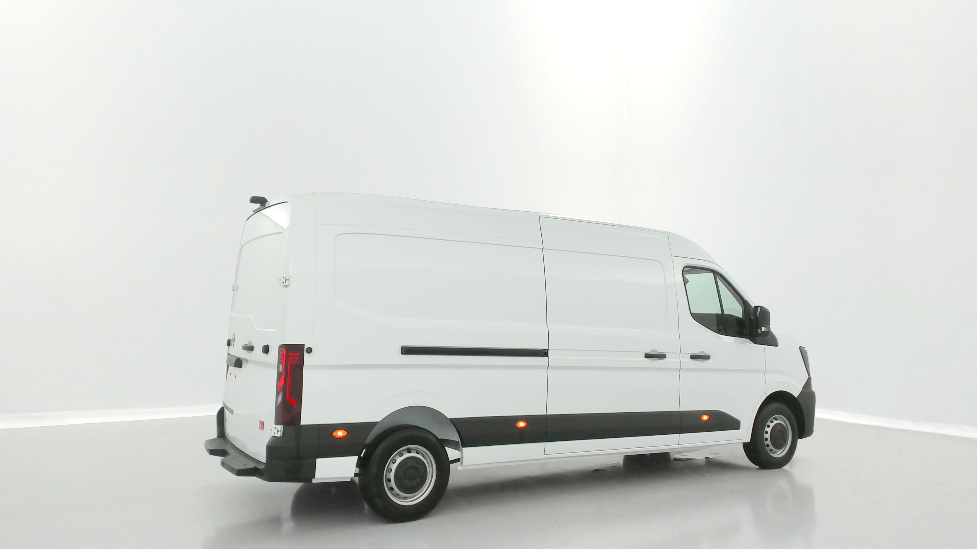 Nissan Interstar Fourgon - Image 21