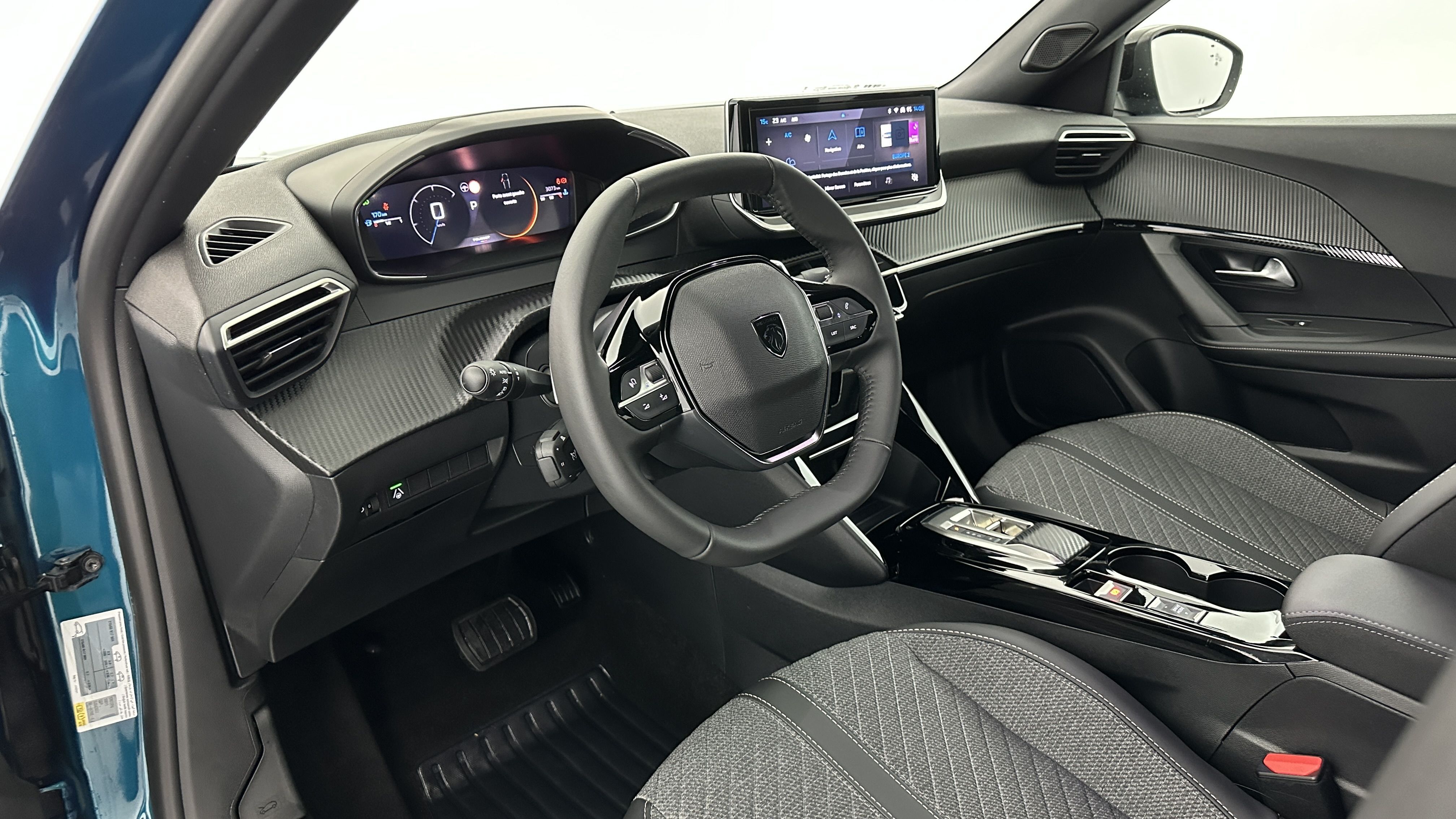 Peugeot 2008 - Image 6