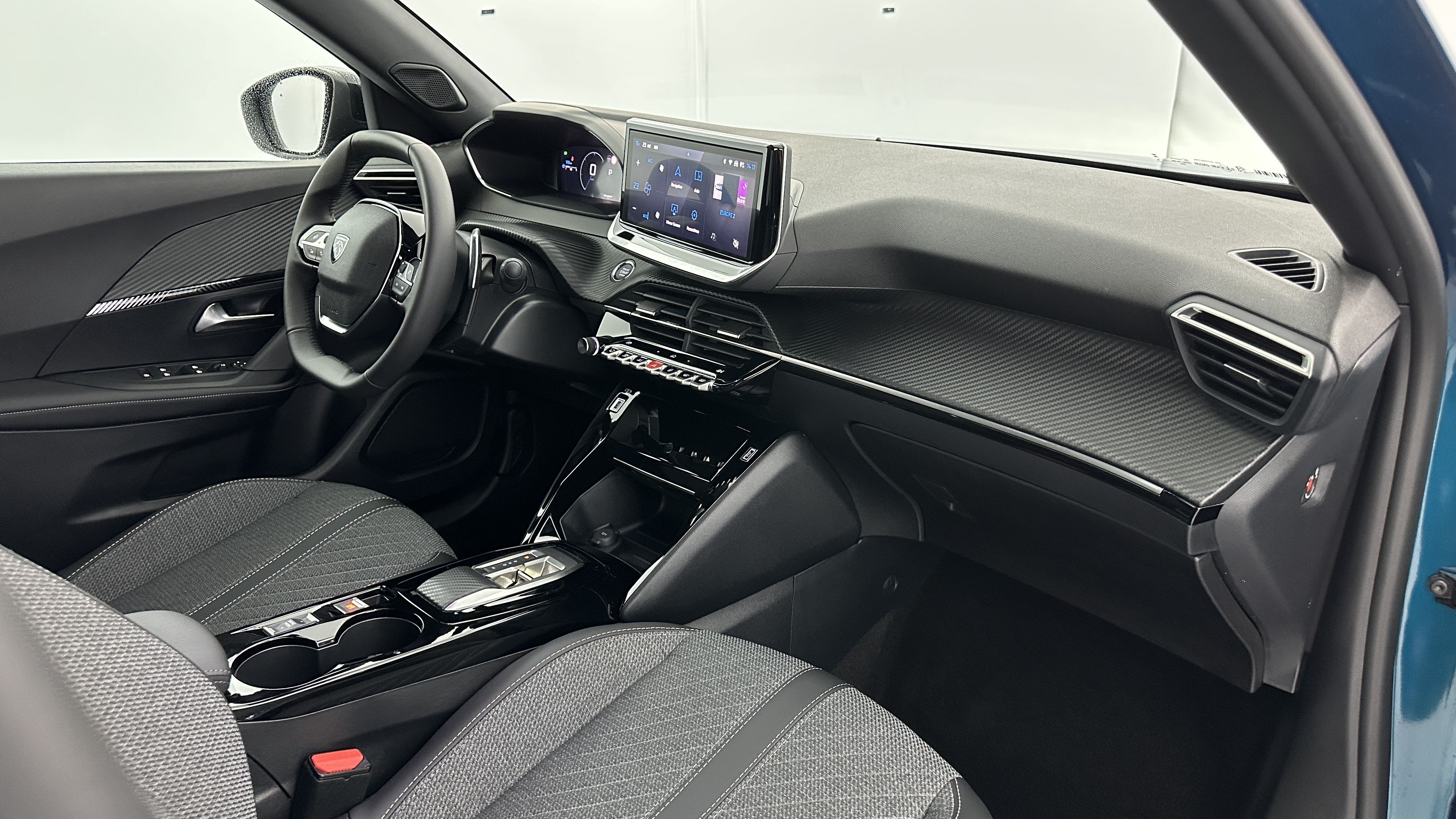 Peugeot 2008 - Image 8