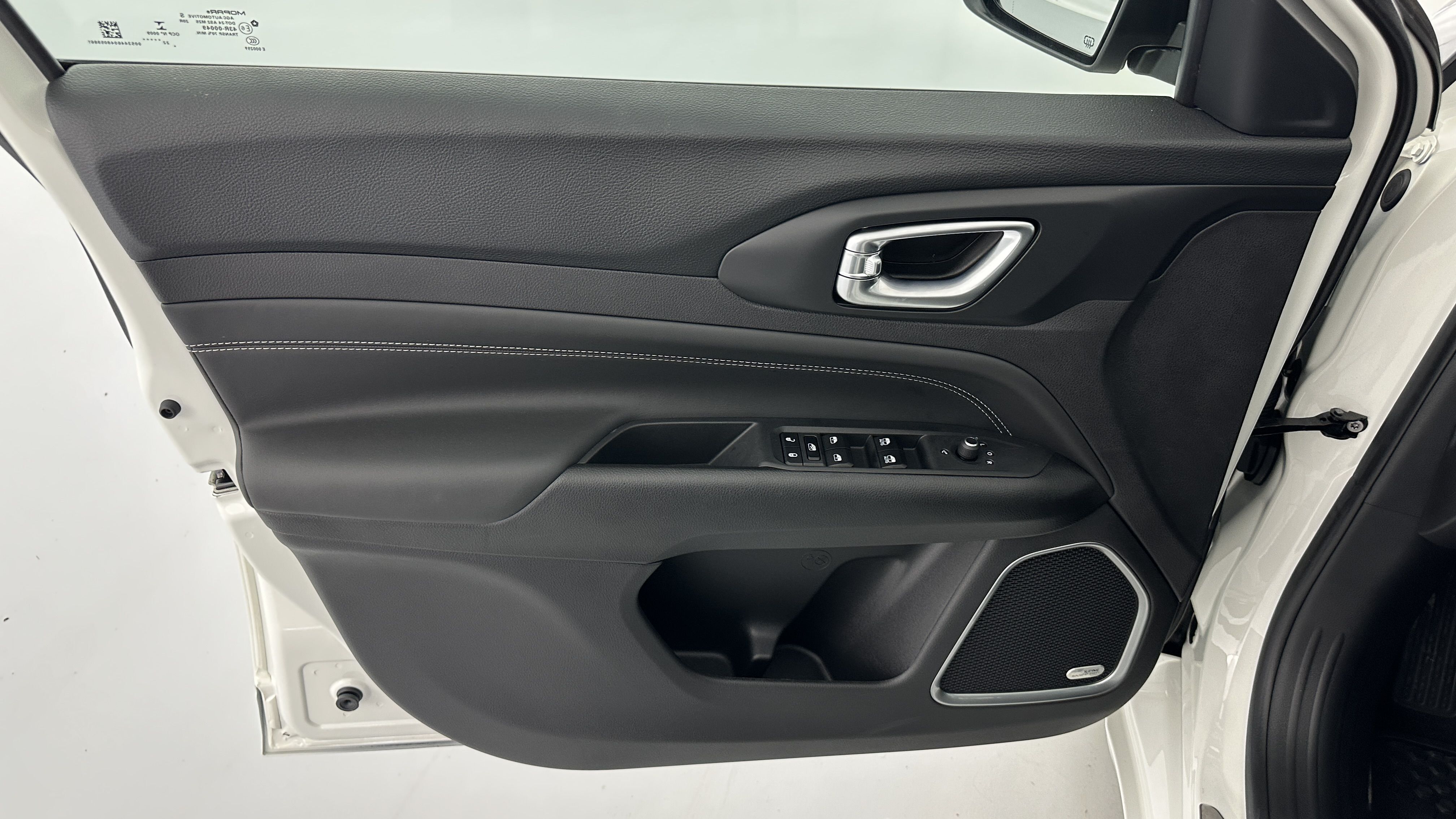 Jeep Compass - Image 13