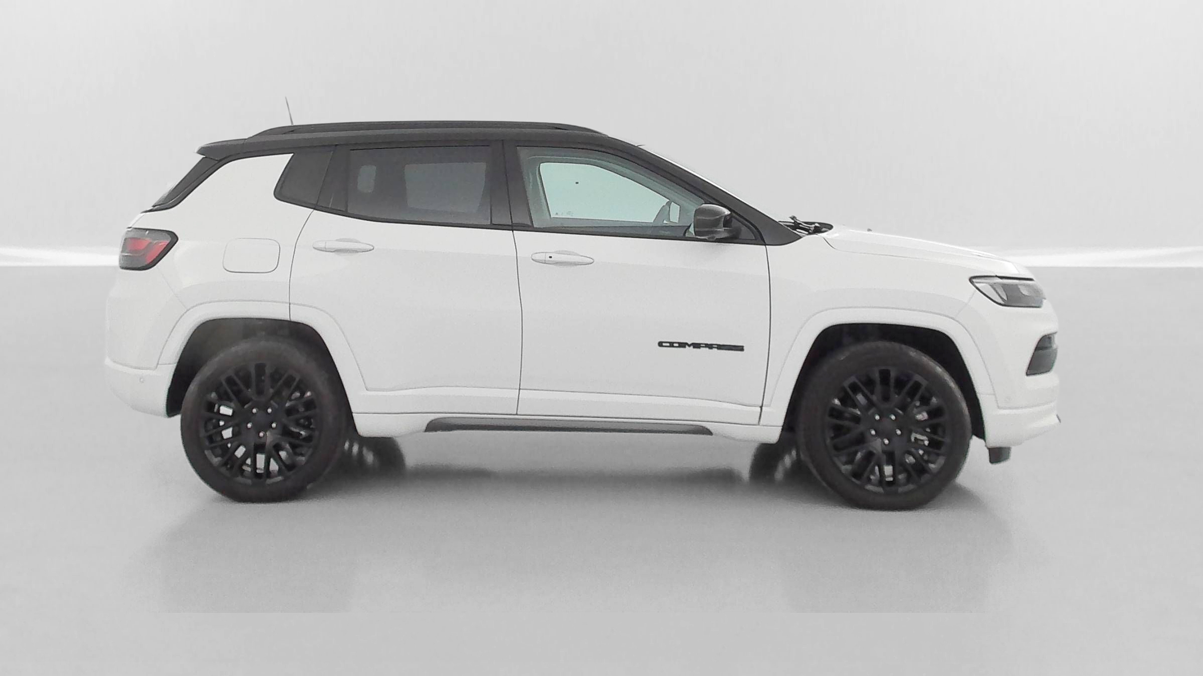 Jeep Compass - Image 32