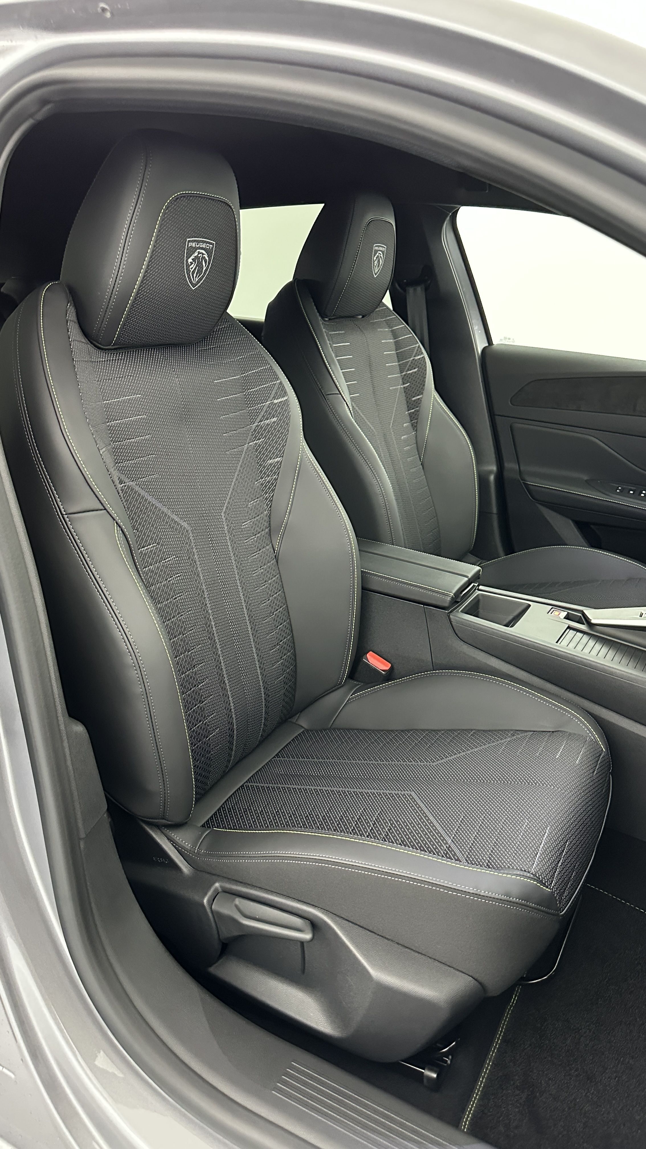 Peugeot 308 - Image 18