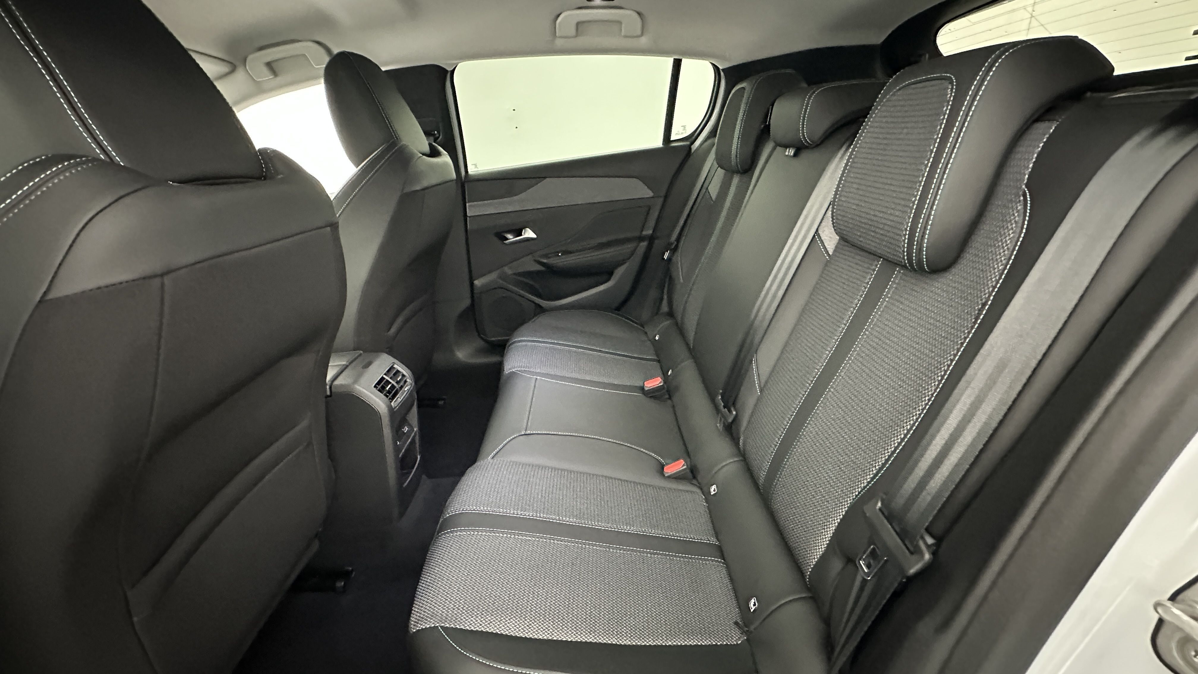 Peugeot 308 - Image 9