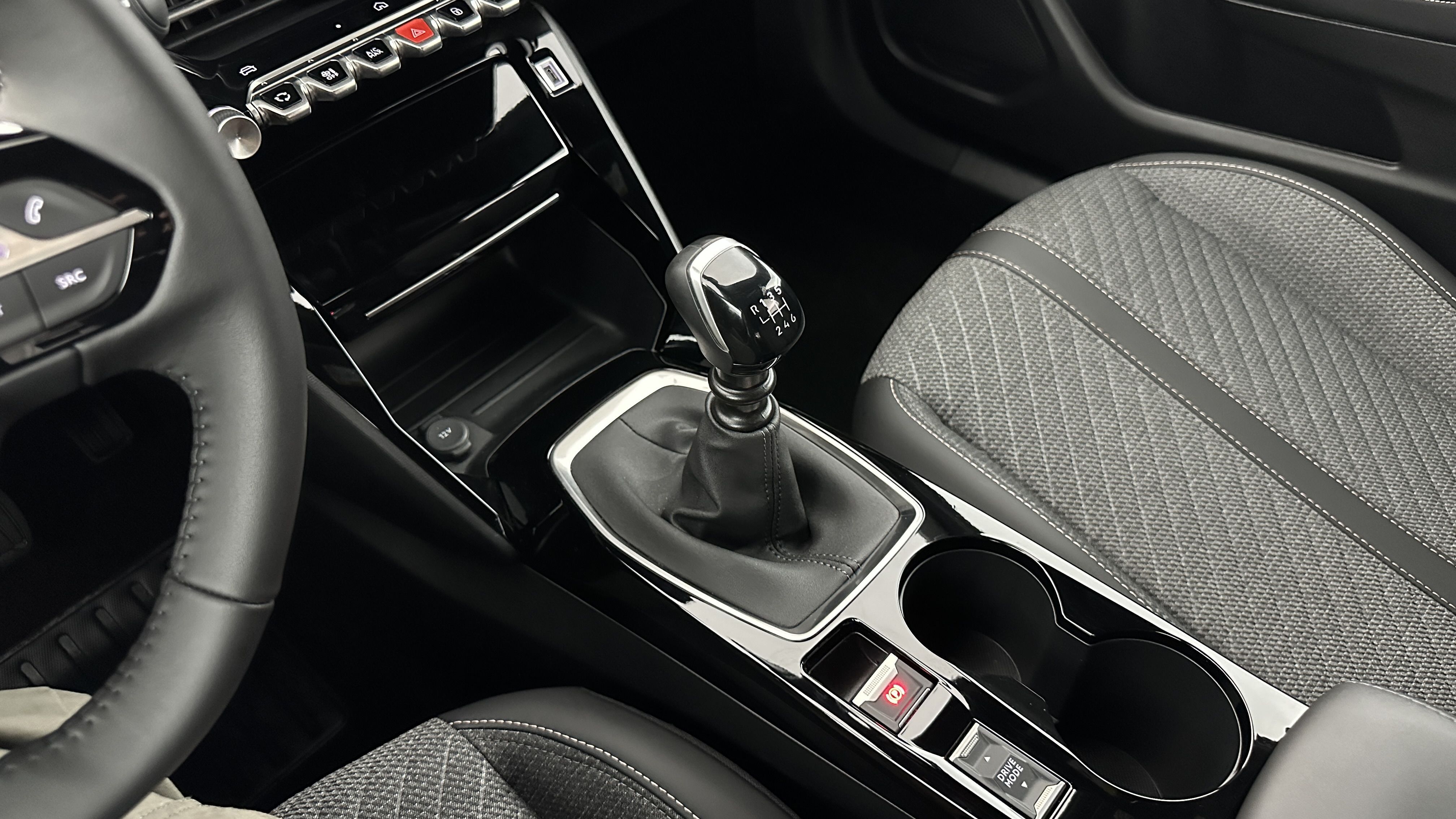 Peugeot 2008 - Image 17