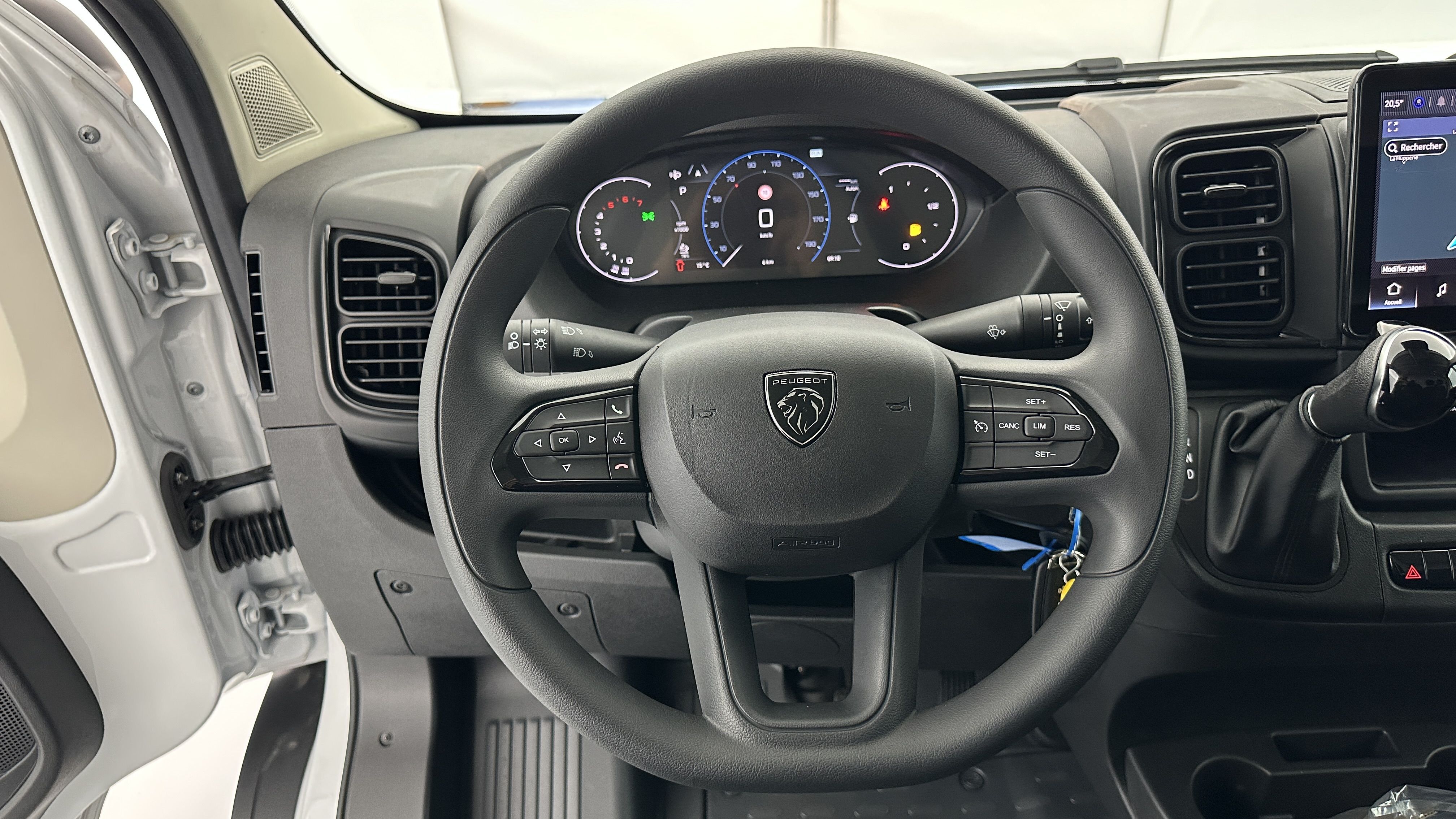 Peugeot Boxer - Image 11