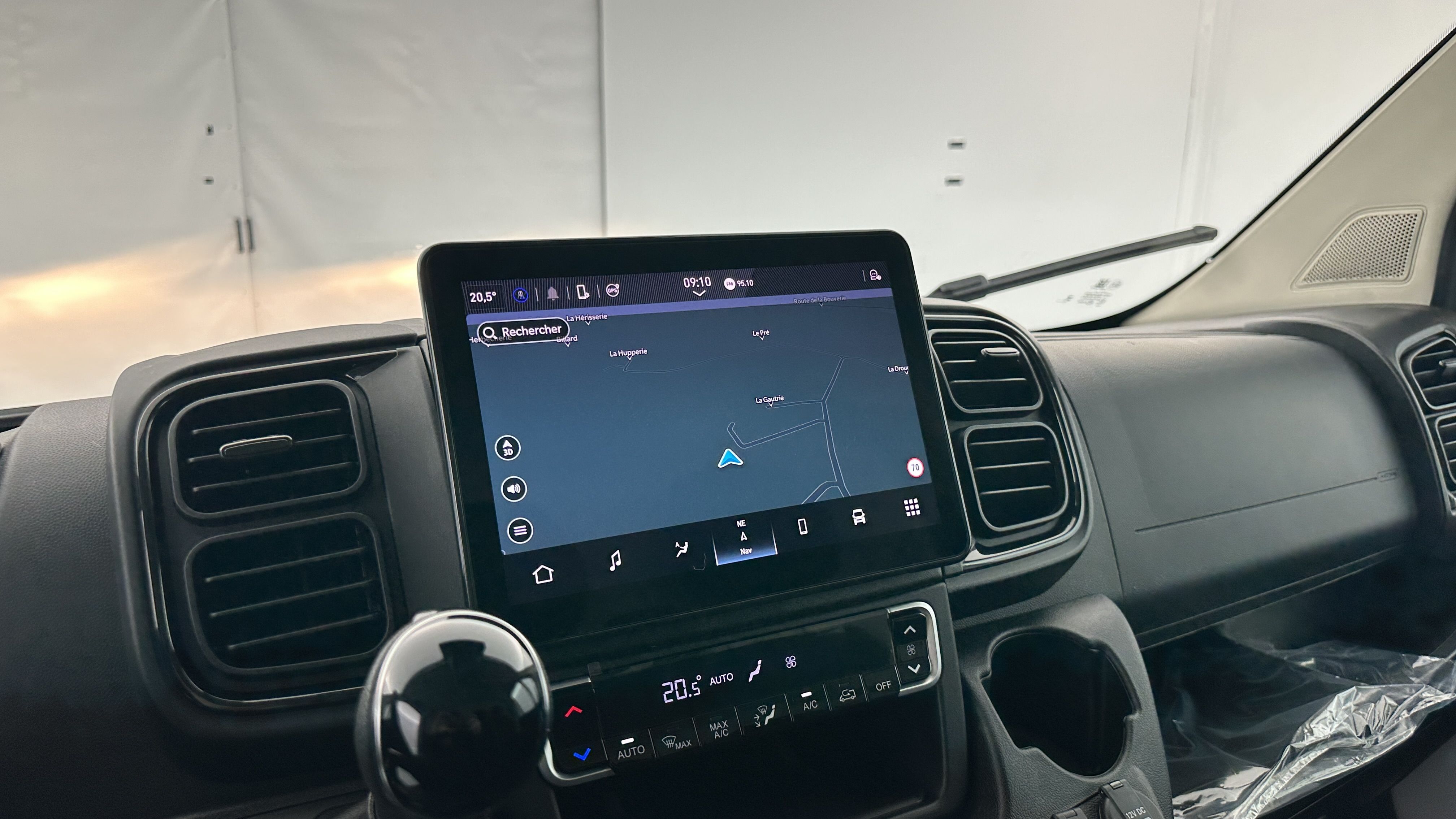 Peugeot Boxer - Image 14