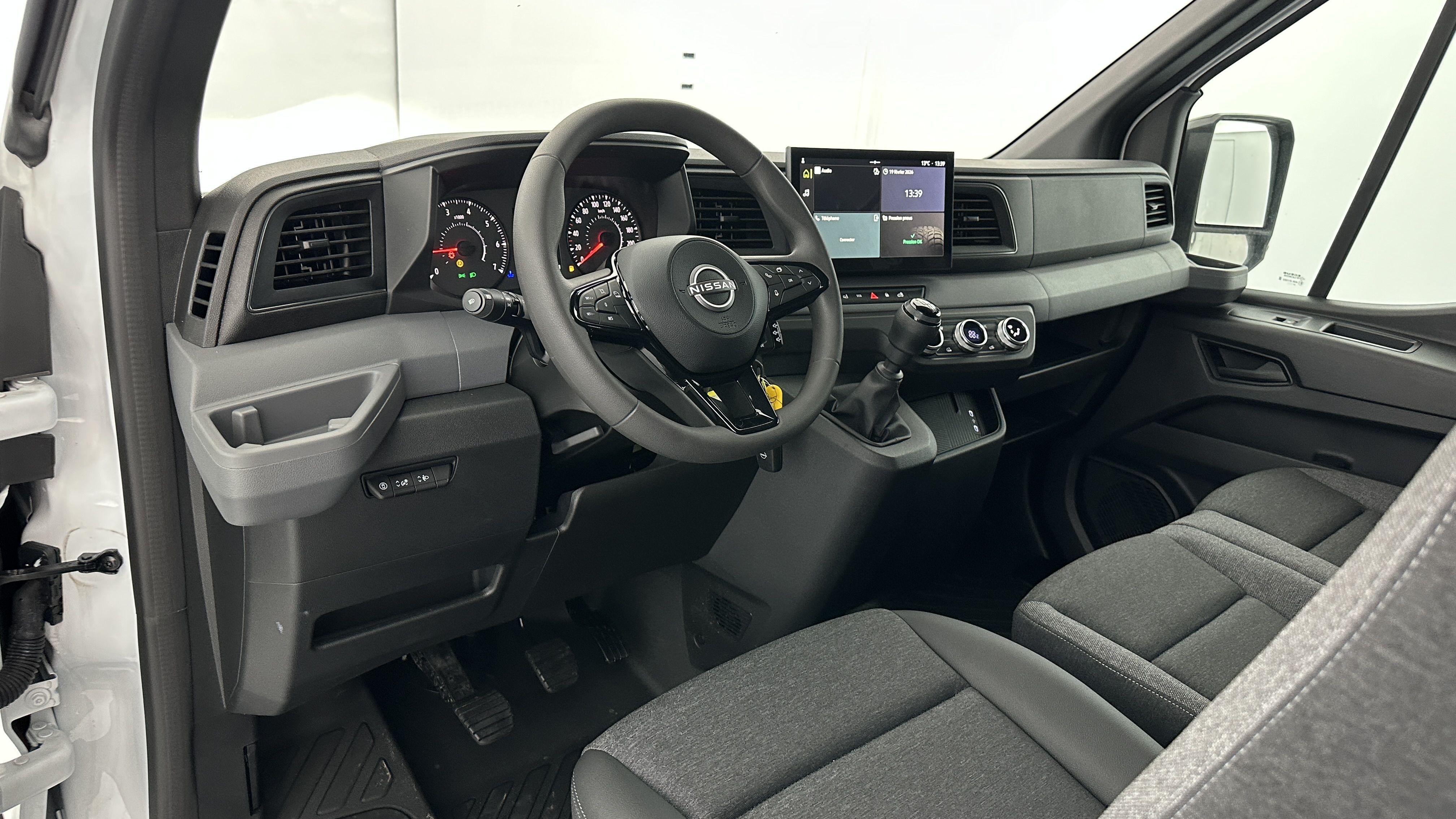 Nissan Interstar Fourgon - Image 6