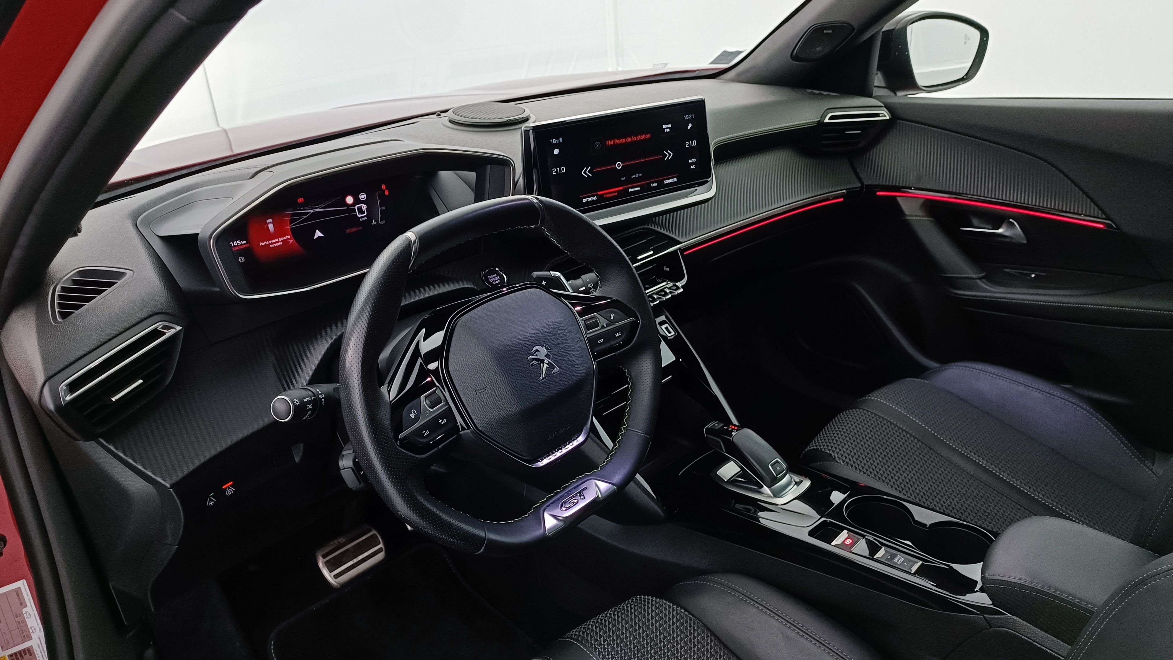 Peugeot 2008 - Image 6