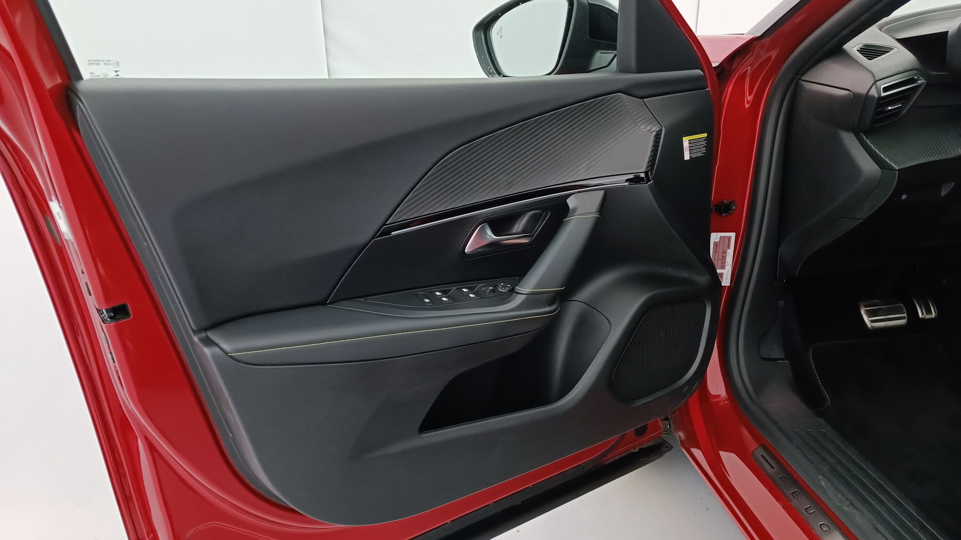 Peugeot 2008 - Image 13