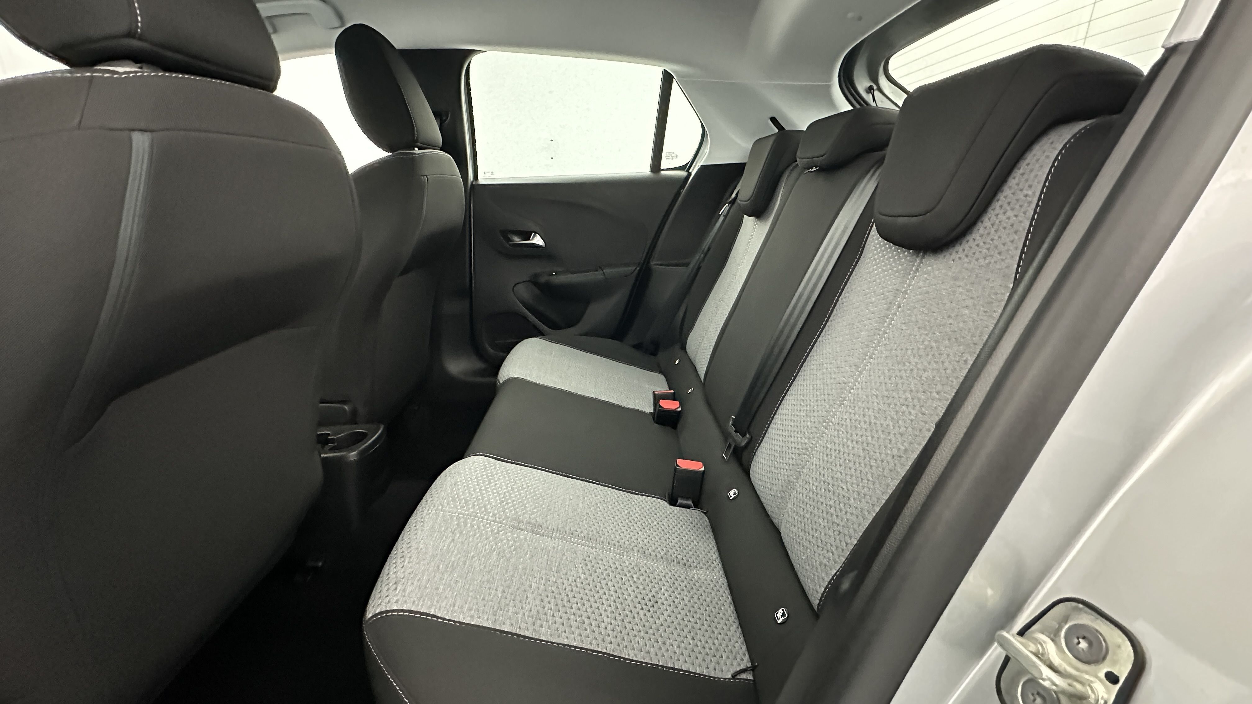 Opel Corsa - Image 9