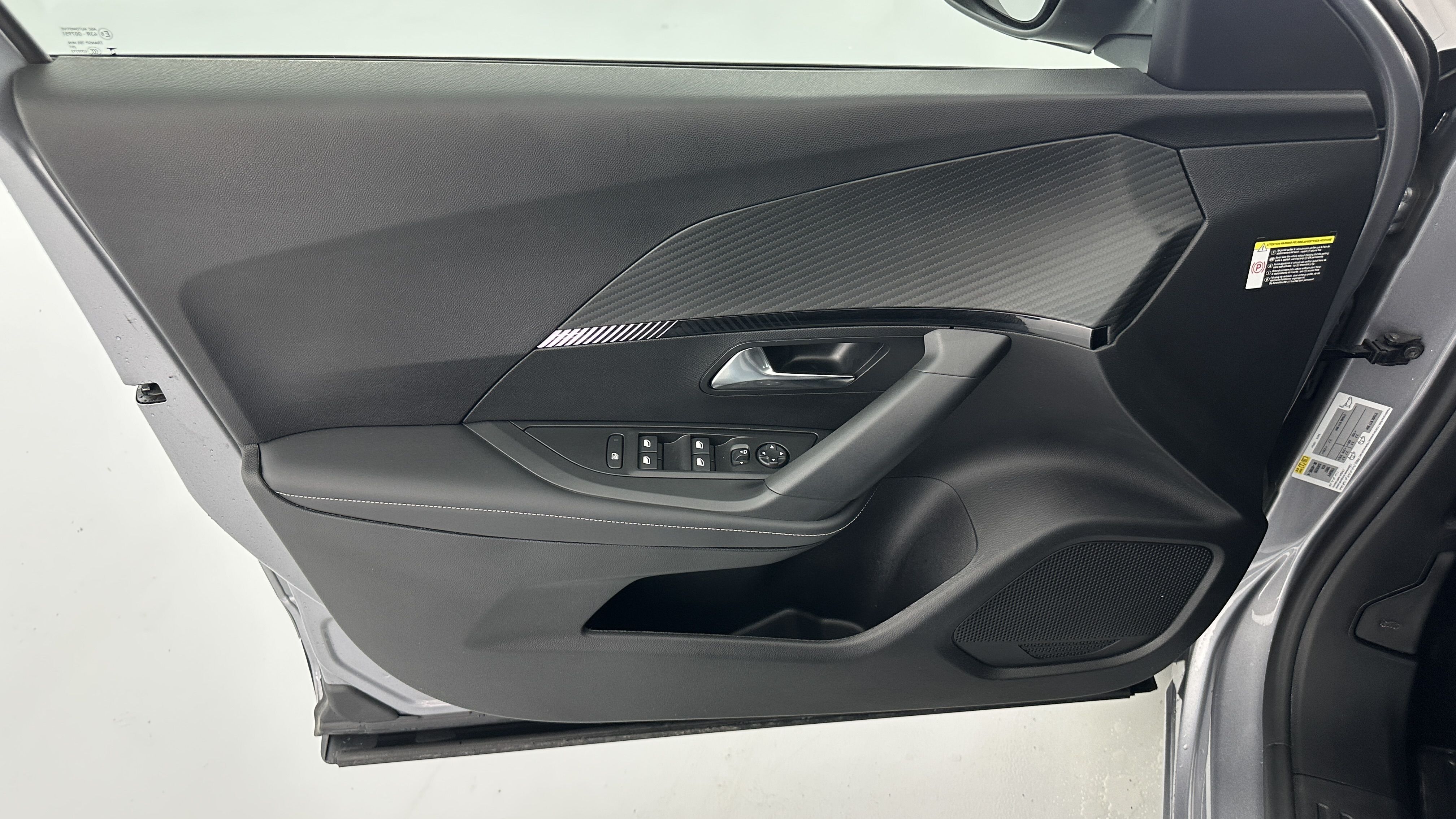 Peugeot 2008 - Image 13