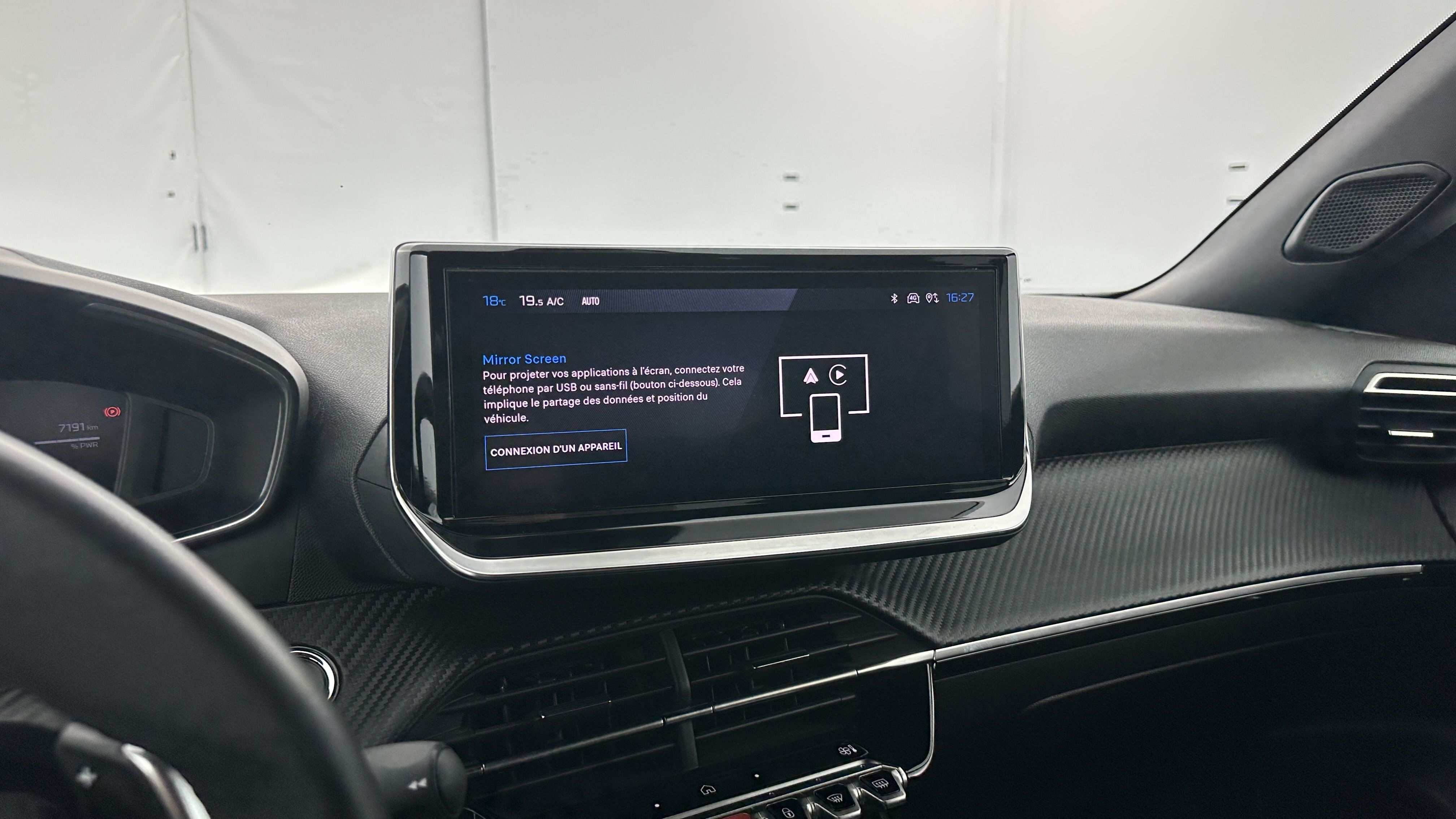 Peugeot 2008 - Image 22