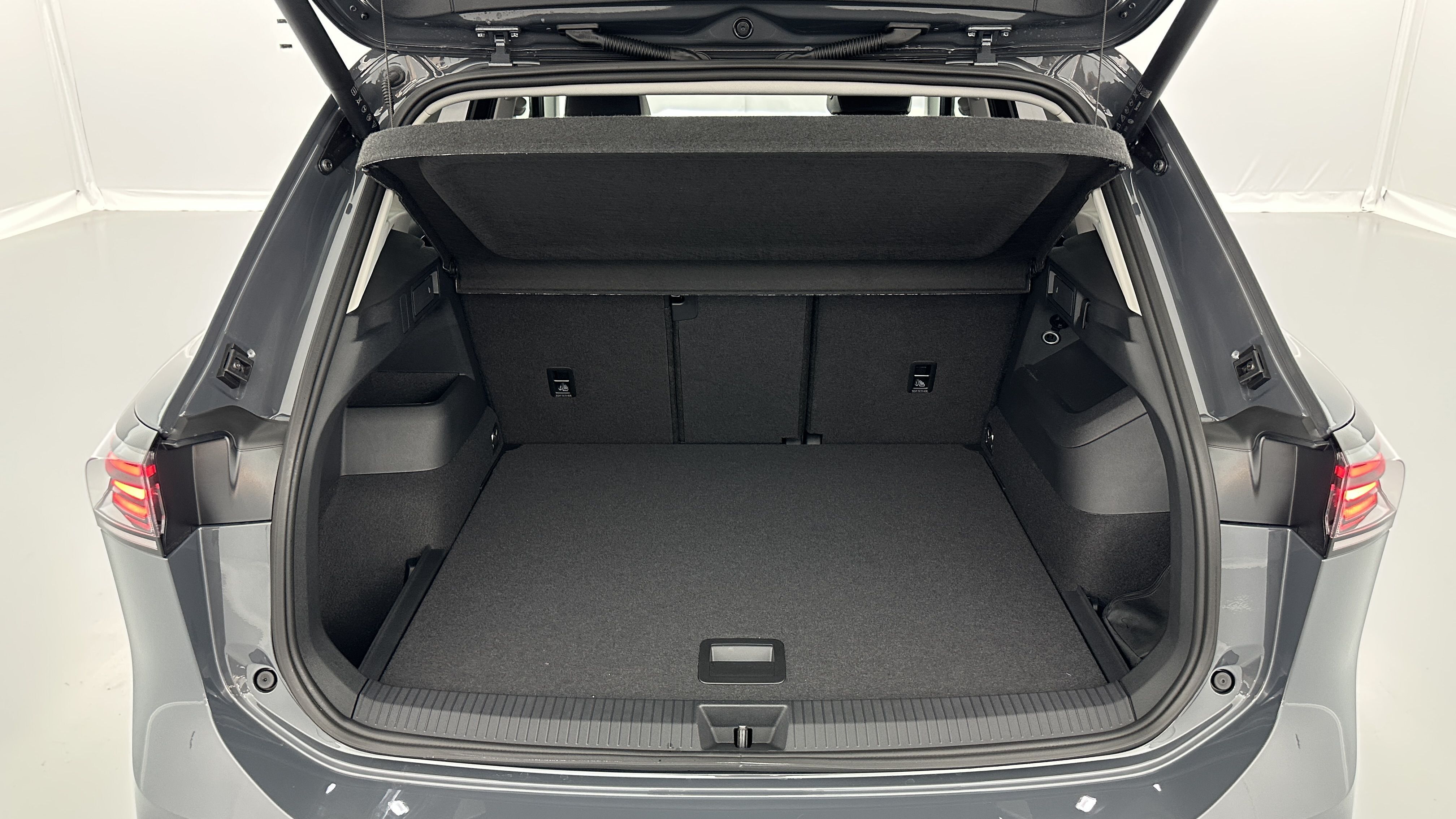 Volkswagen Tiguan - Image 10