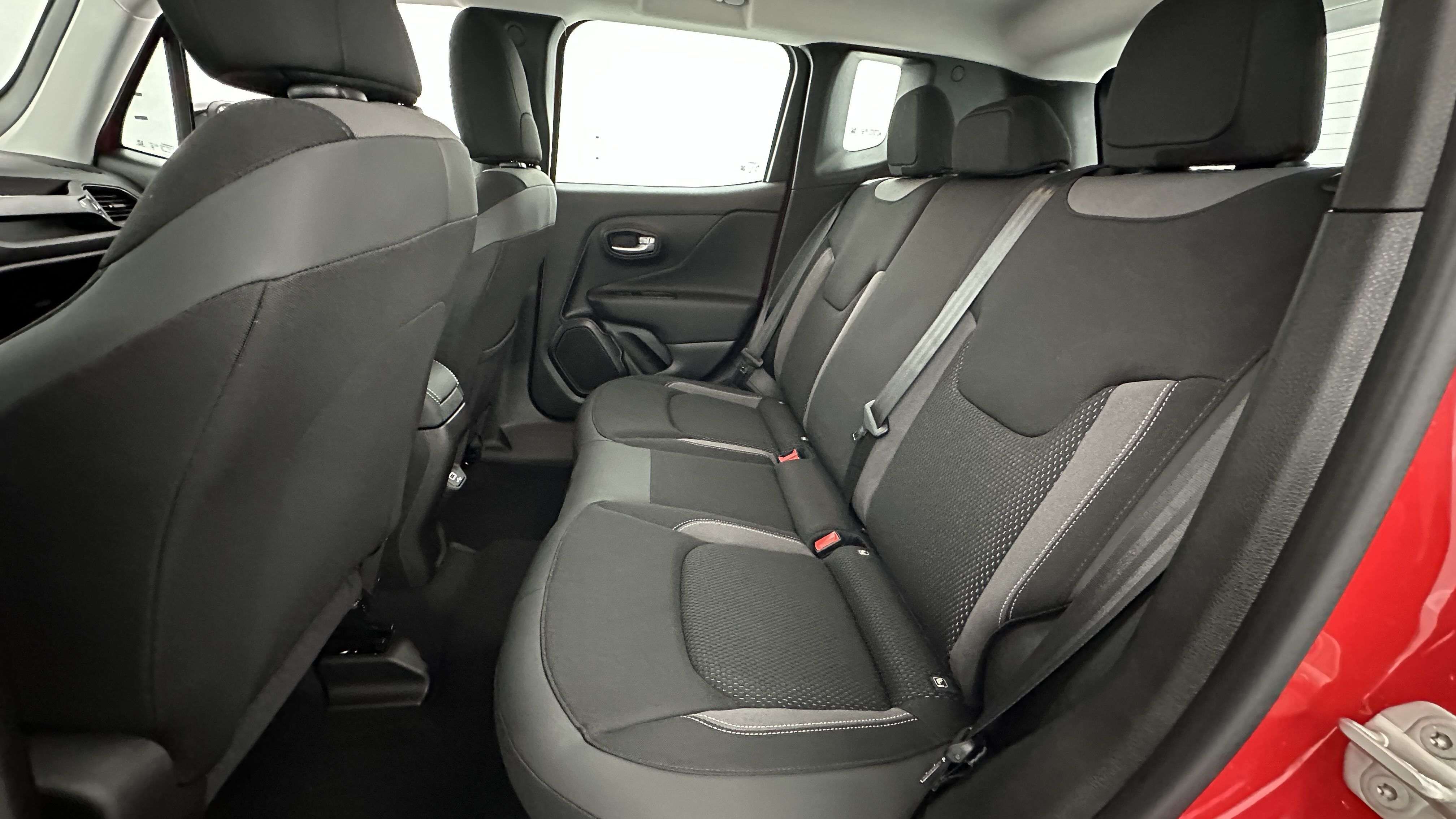 Jeep Renegade - Image 9